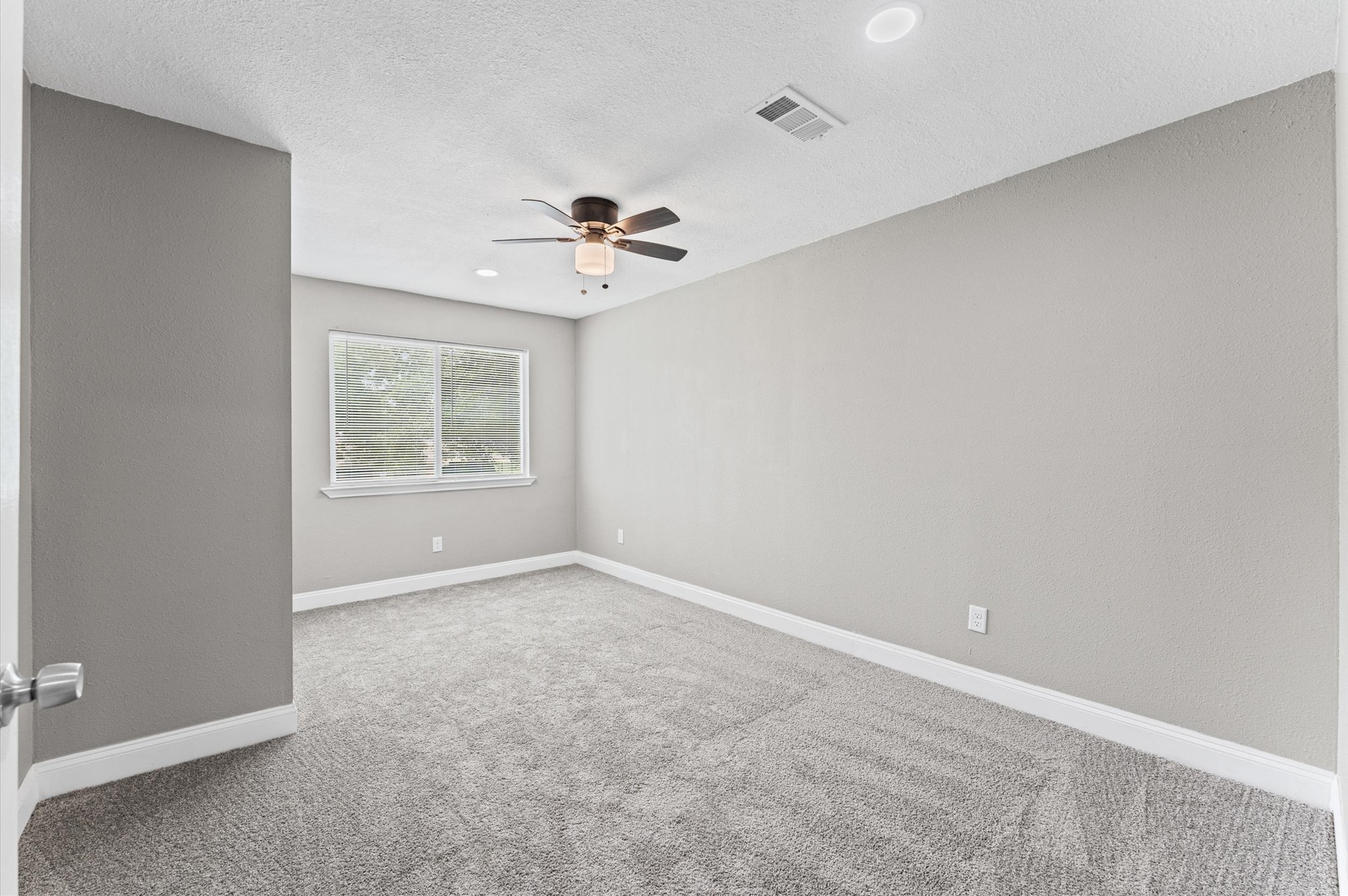 10402 Wicklowe Street Property Photo 21