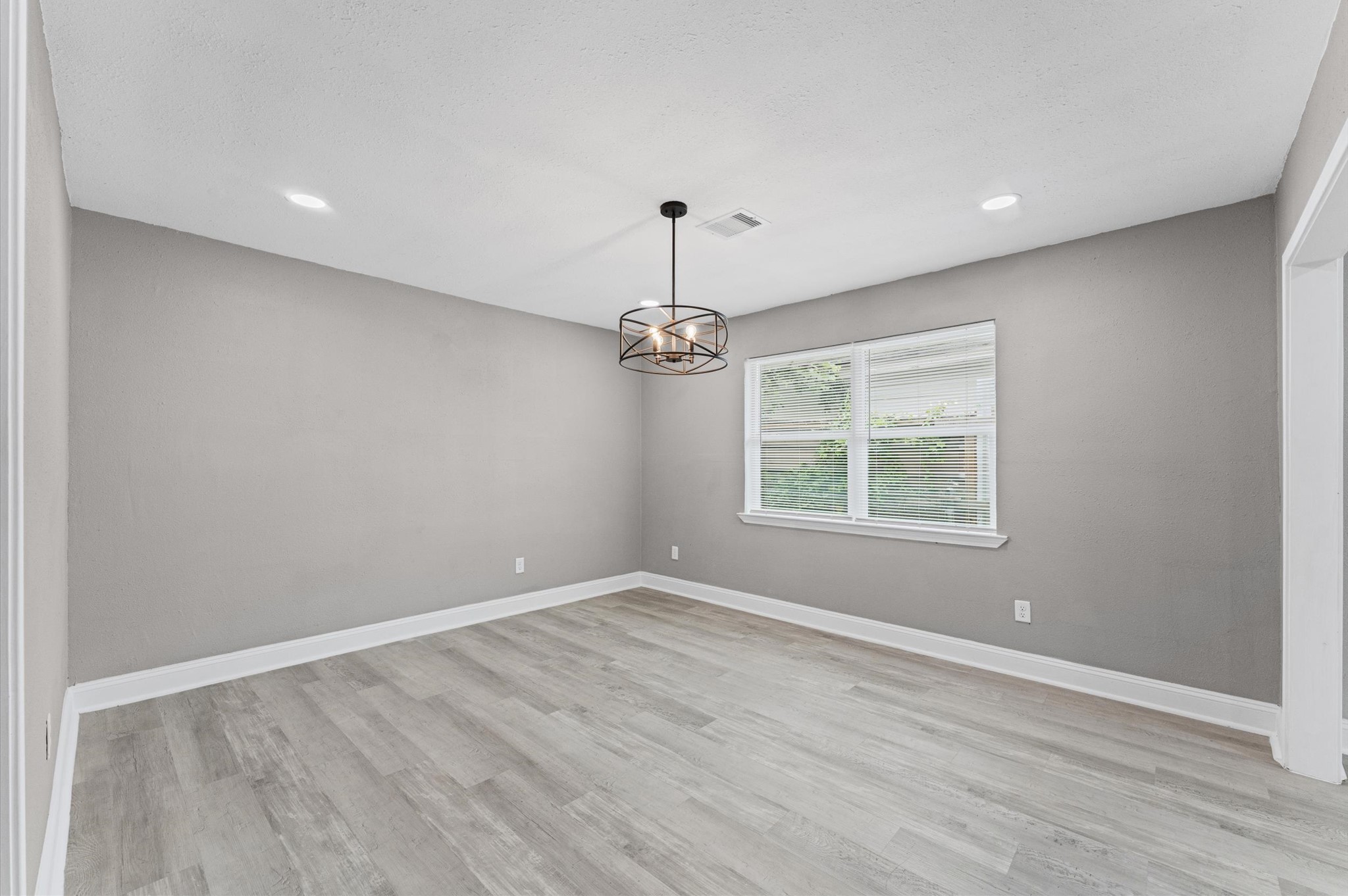 10402 Wicklowe Street Property Photo 23