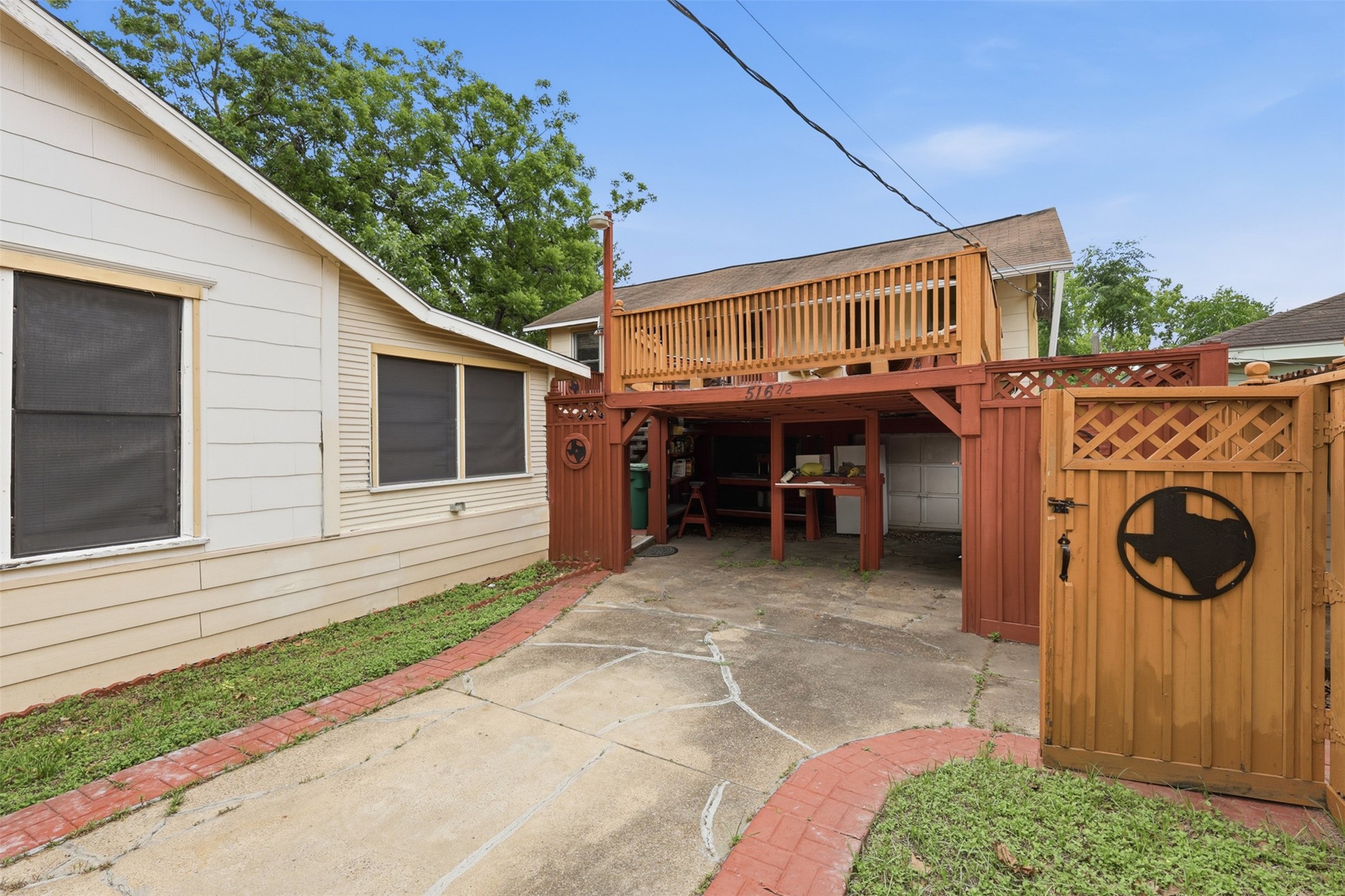 516 Everton Street Property Photo 4