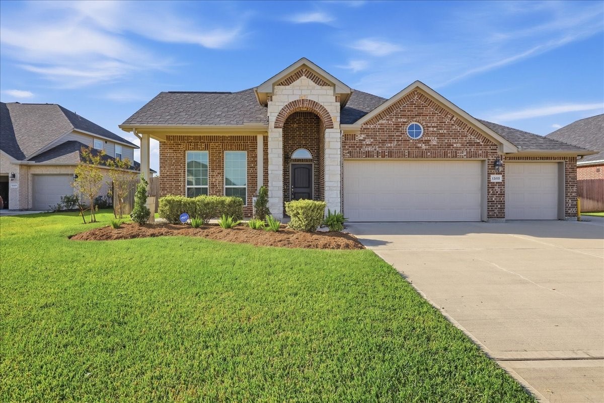 12031 Champions Forest Drive Property Photo 2