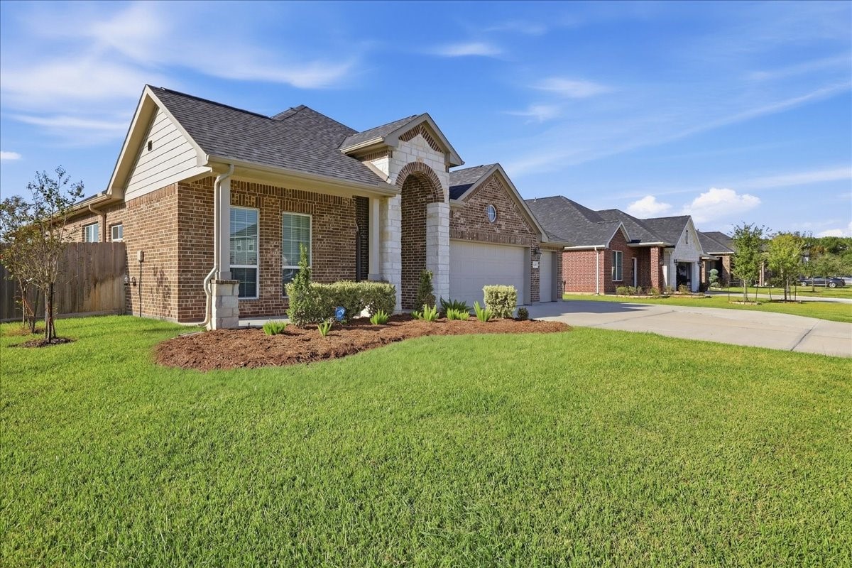 12031 Champions Forest Drive Property Photo 3
