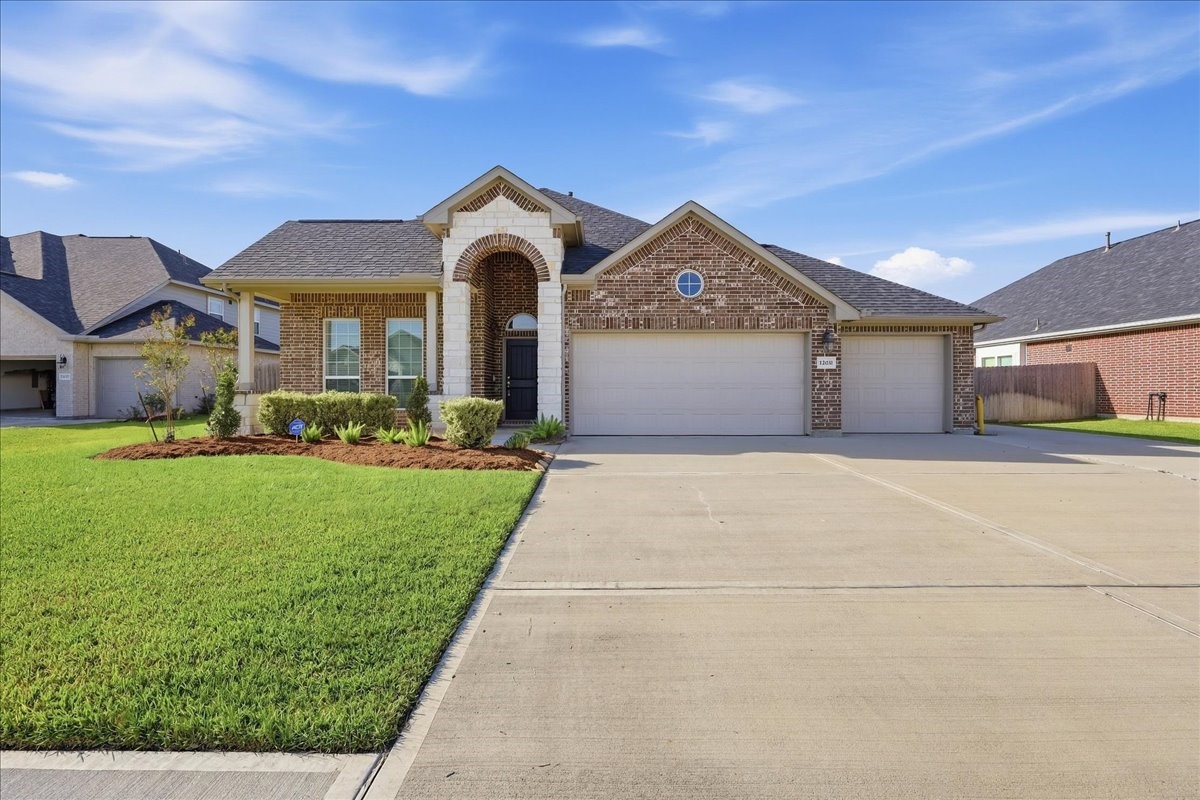 12031 Champions Forest Drive Property Photo 5
