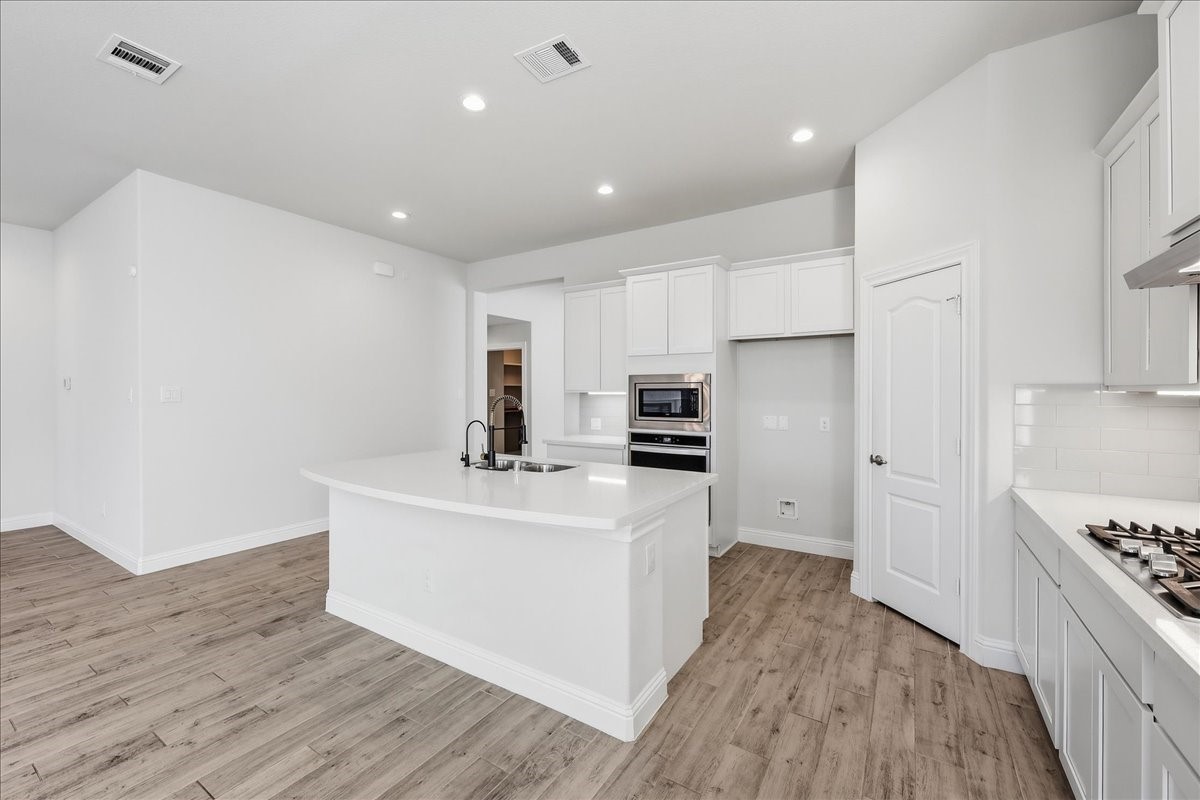 12031 Champions Forest Drive Property Photo 17