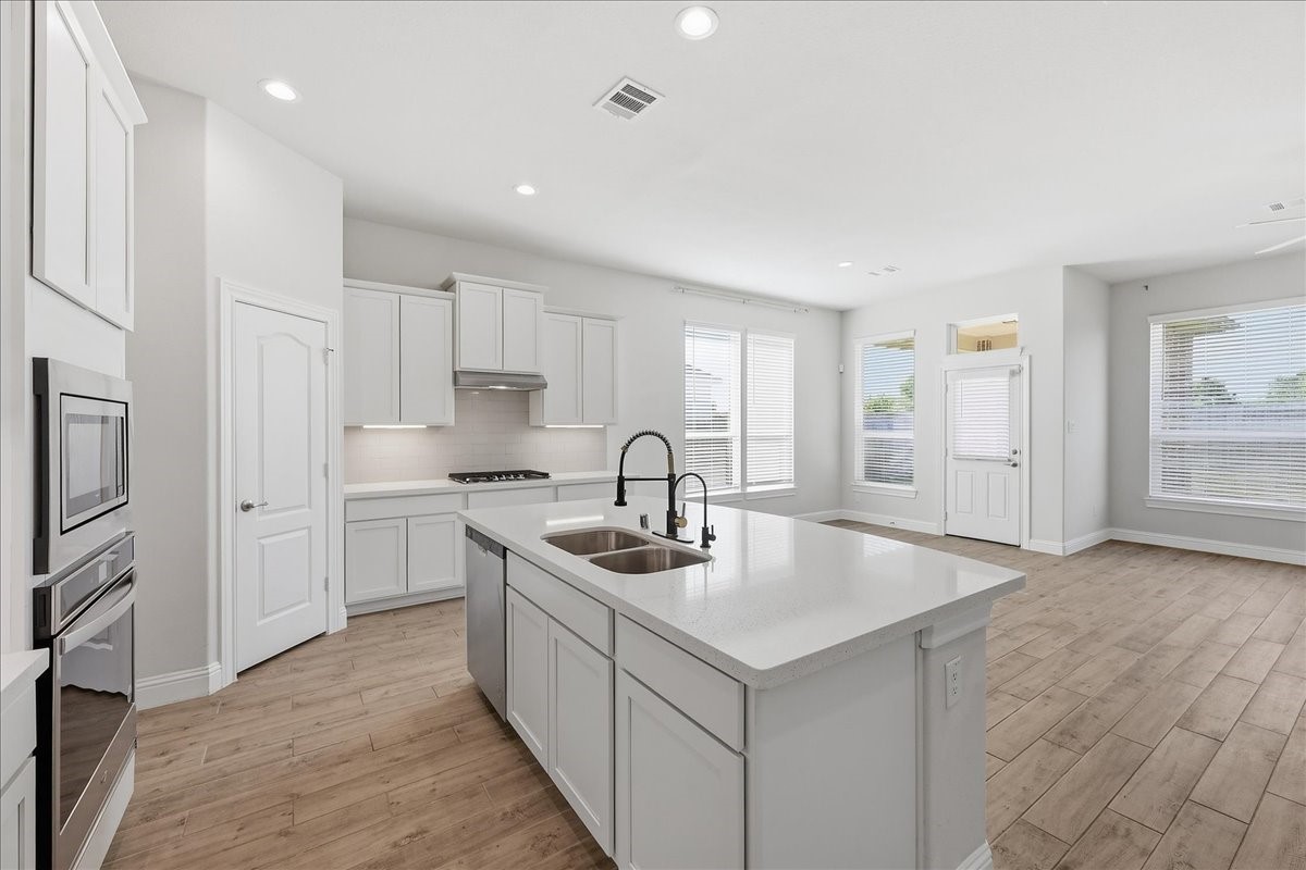 12031 Champions Forest Drive Property Photo 18
