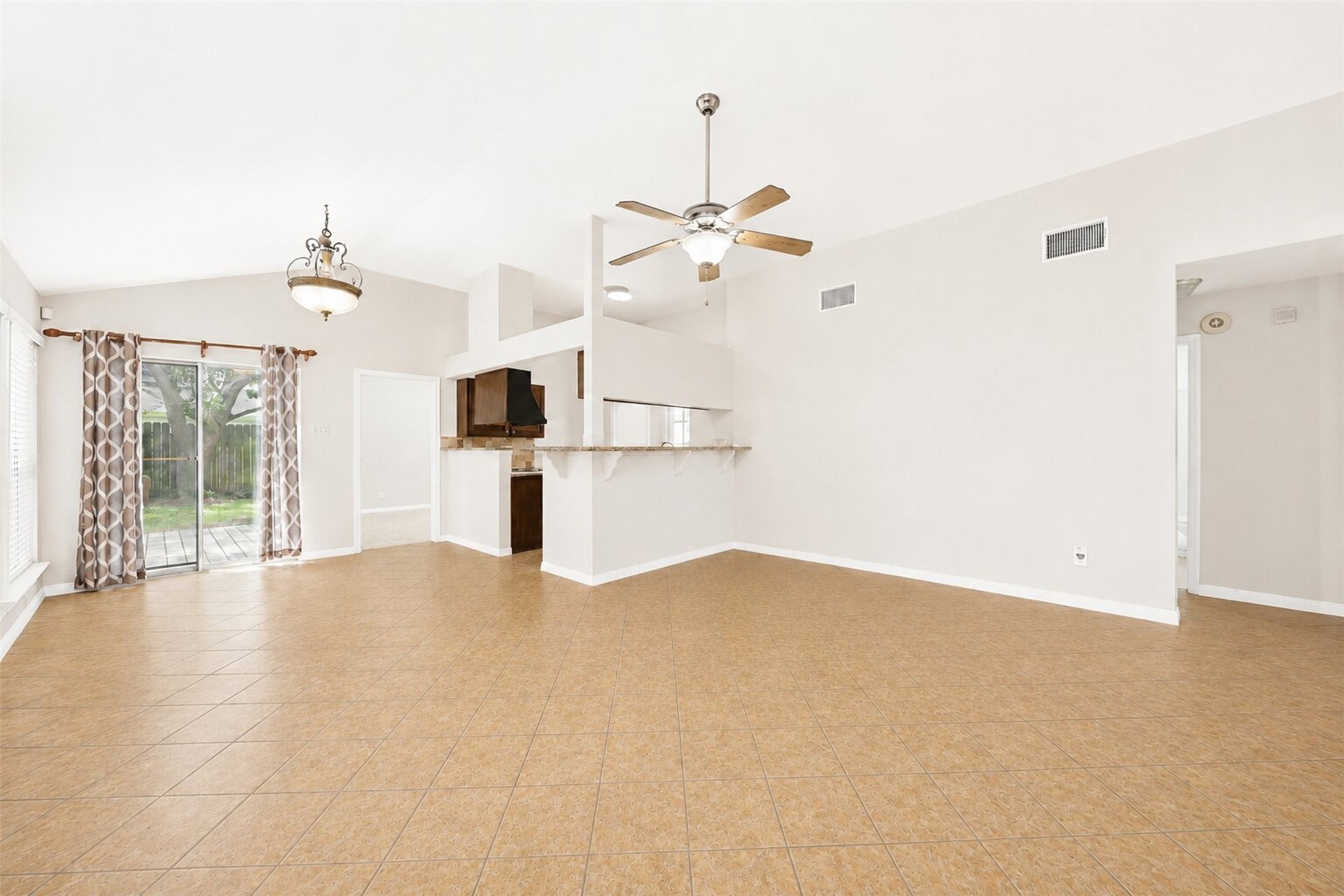 7518 Alcomita Drive Property Photo 3