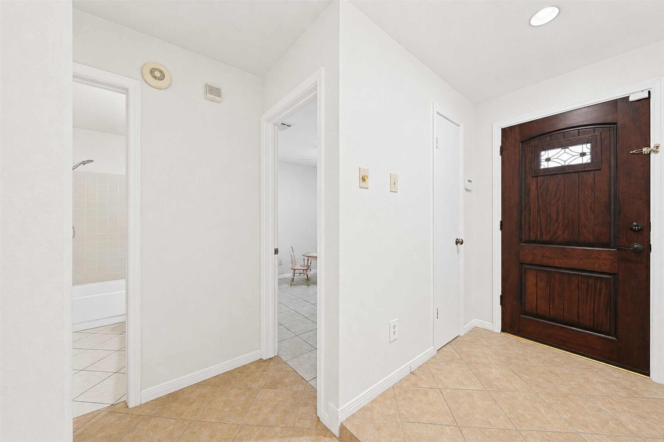 7518 Alcomita Drive Property Photo 7