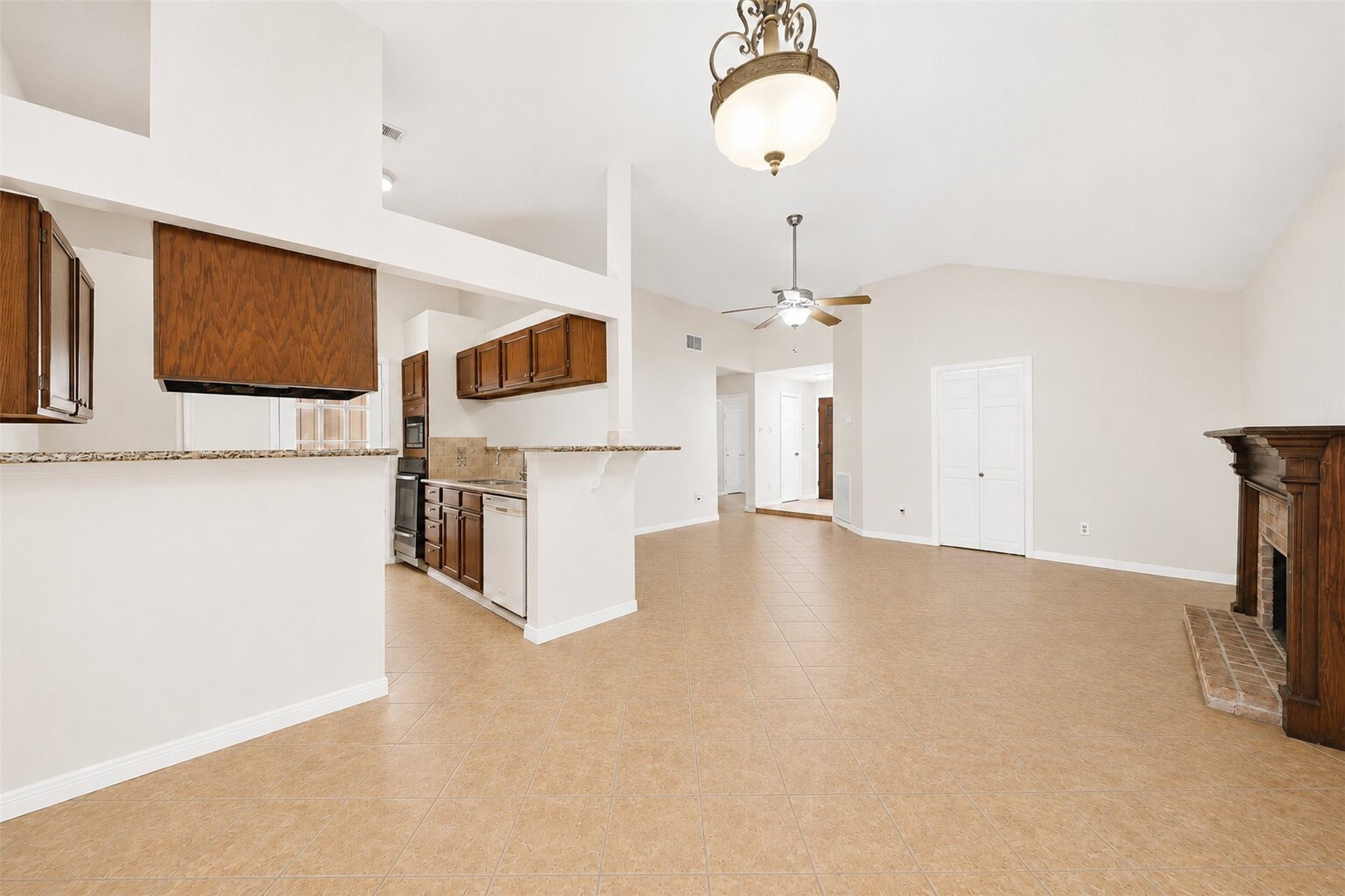 7518 Alcomita Drive Property Photo 9