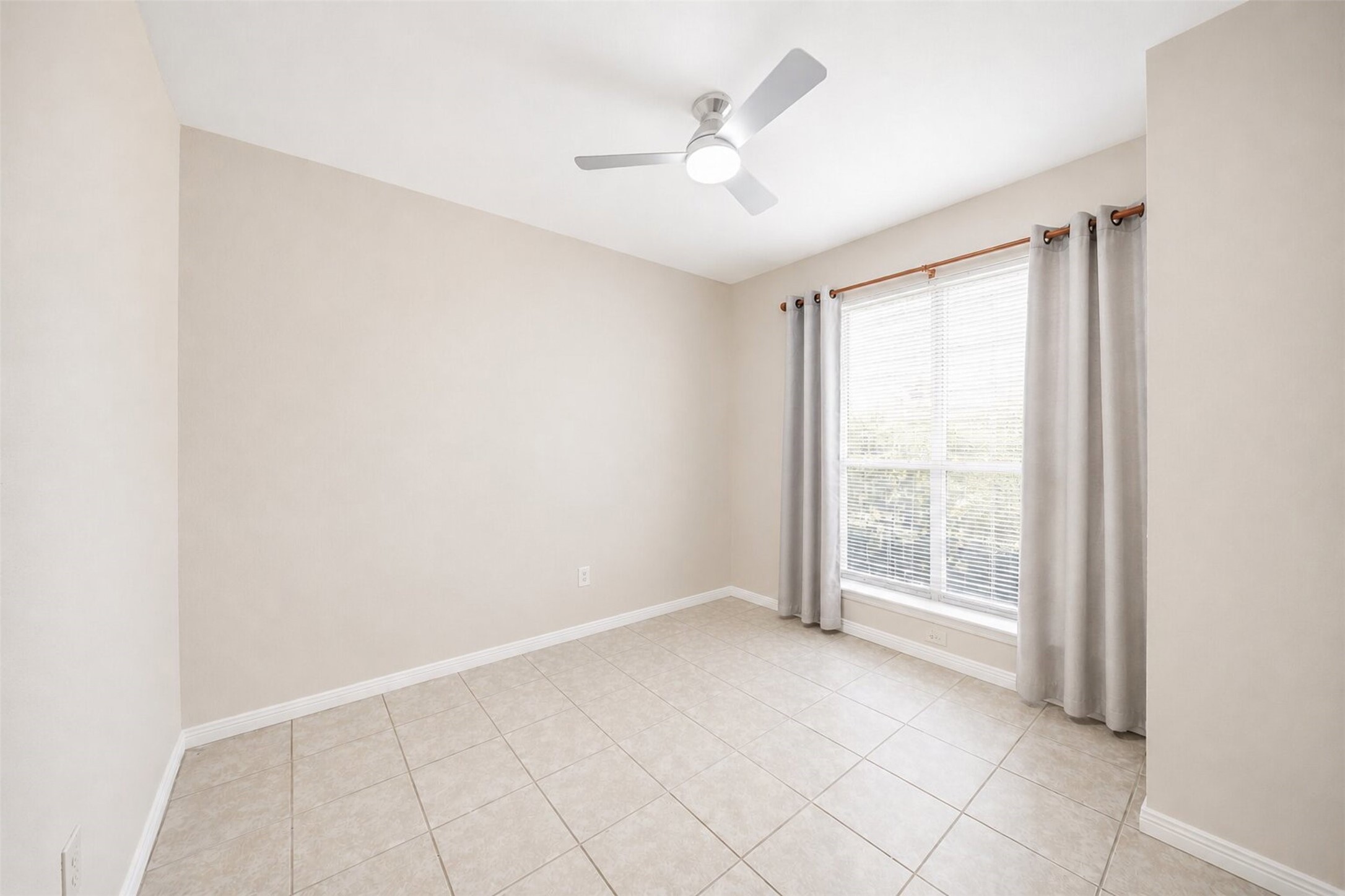 7518 Alcomita Drive Property Photo 15