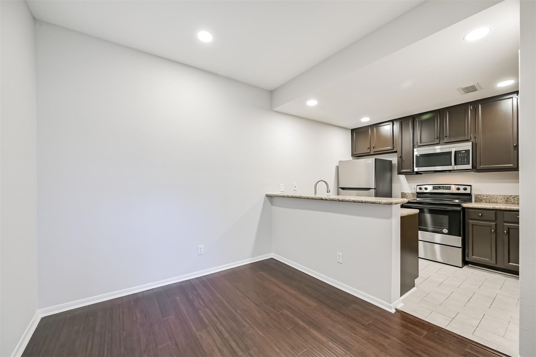 11711 Memorial Drive 84 Property Photo 6