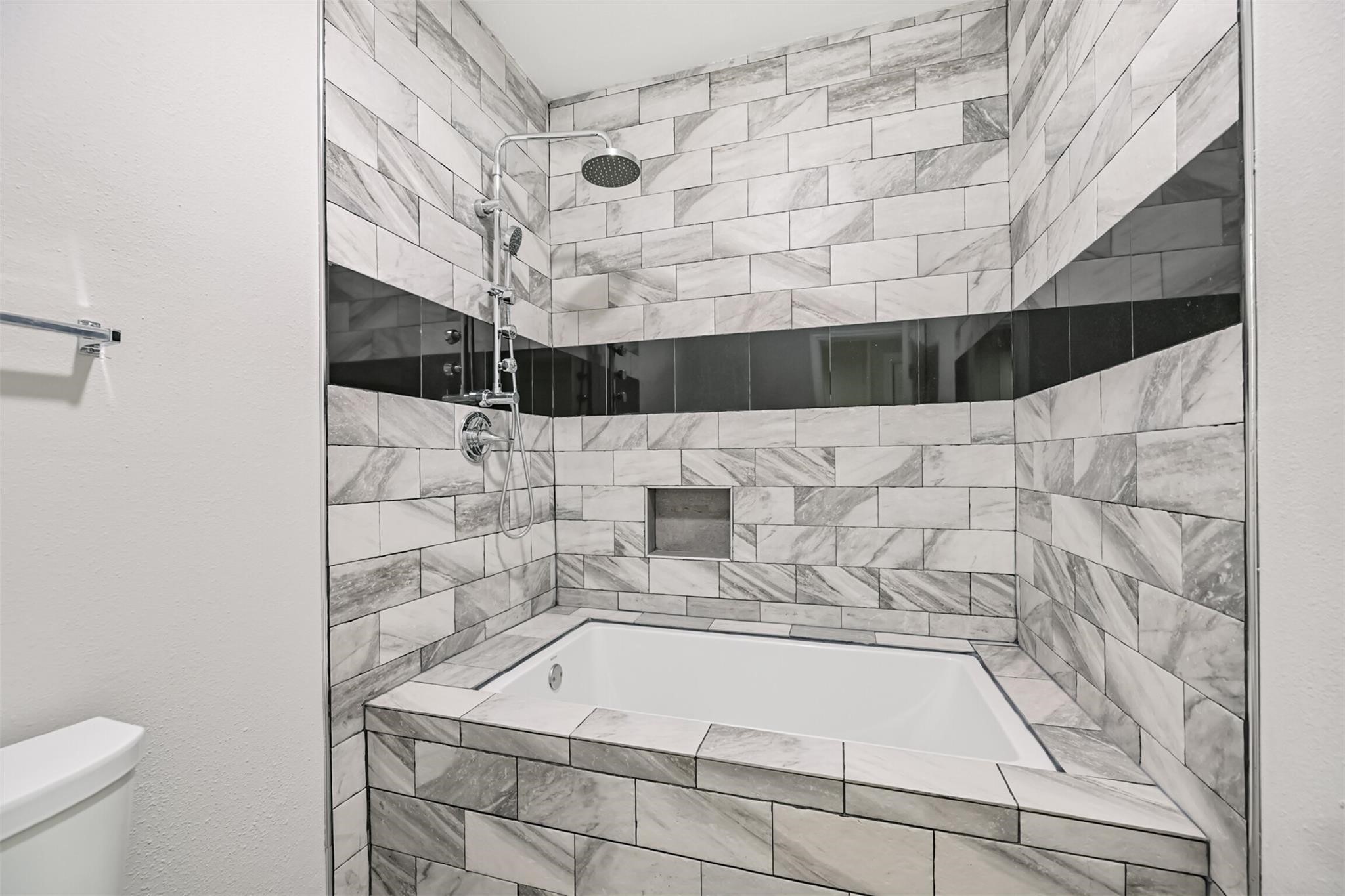 11711 Memorial Drive 84 Property Photo 11