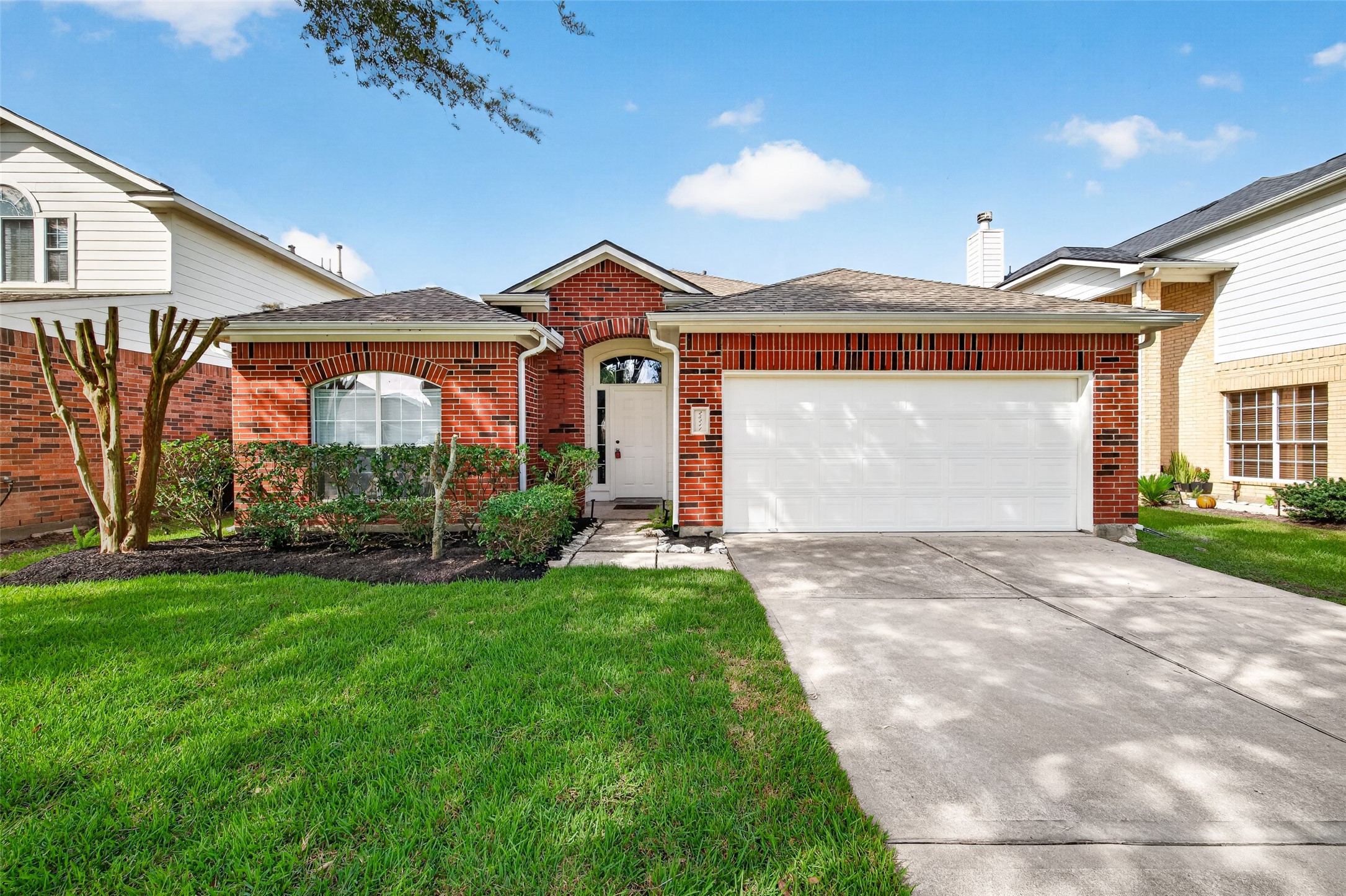 25211 Sierra Woods Lane Property Photo 1