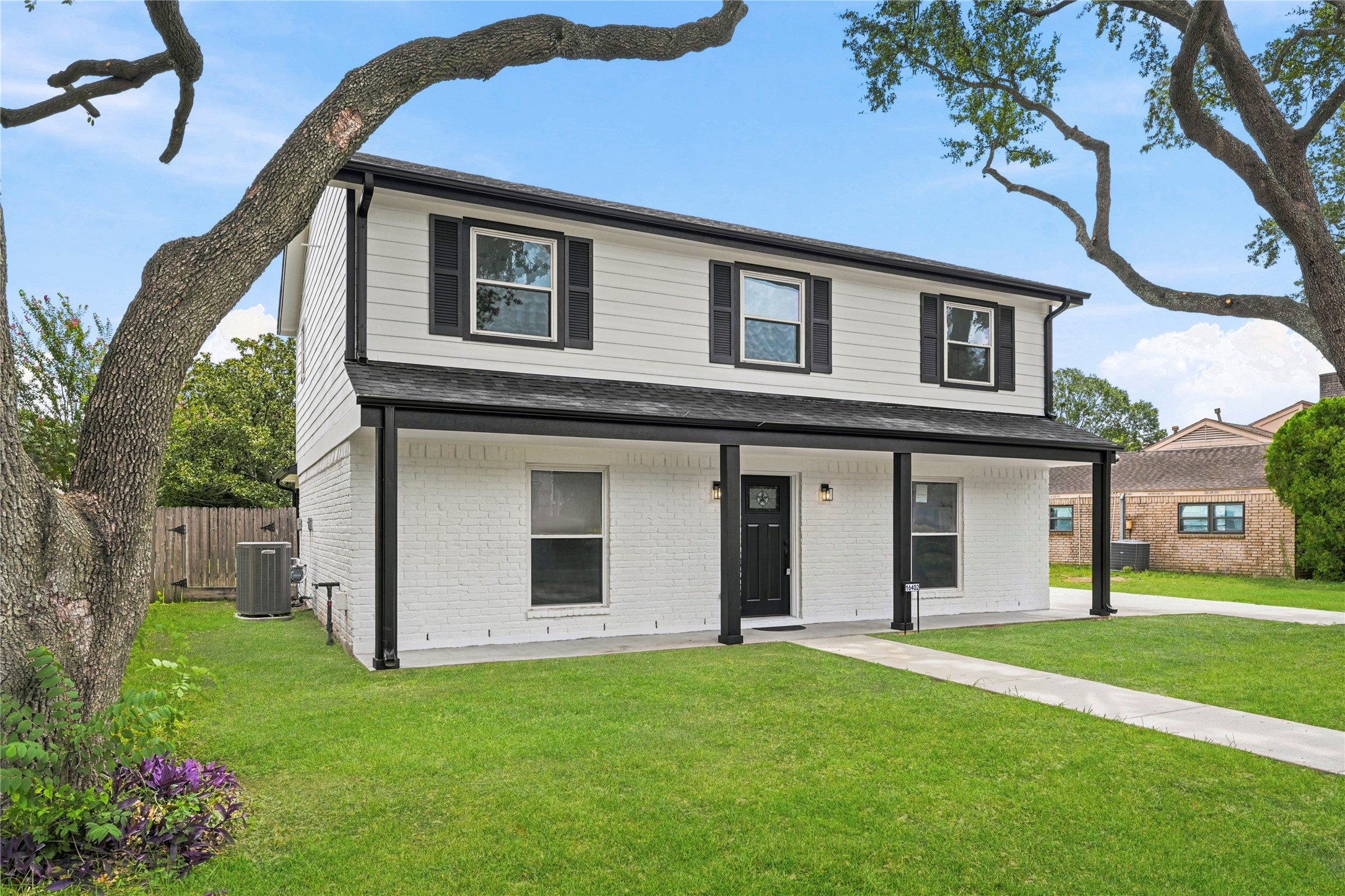 16402 Cornwall Street Property Photo 2