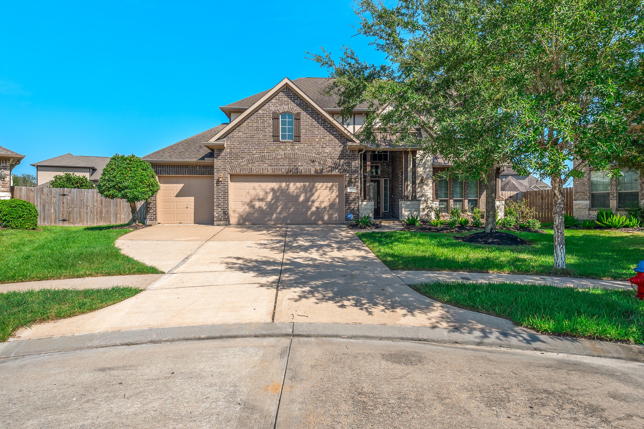 4725 Serrano Drive Property Photo 1