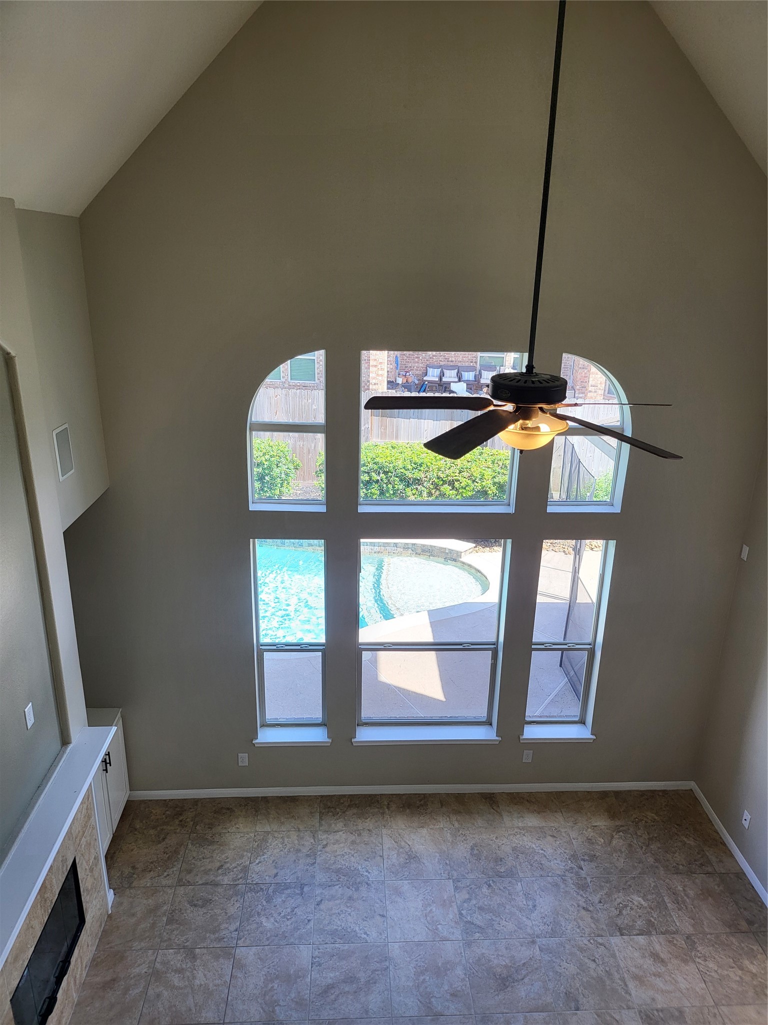 4725 Serrano Drive Property Photo 3