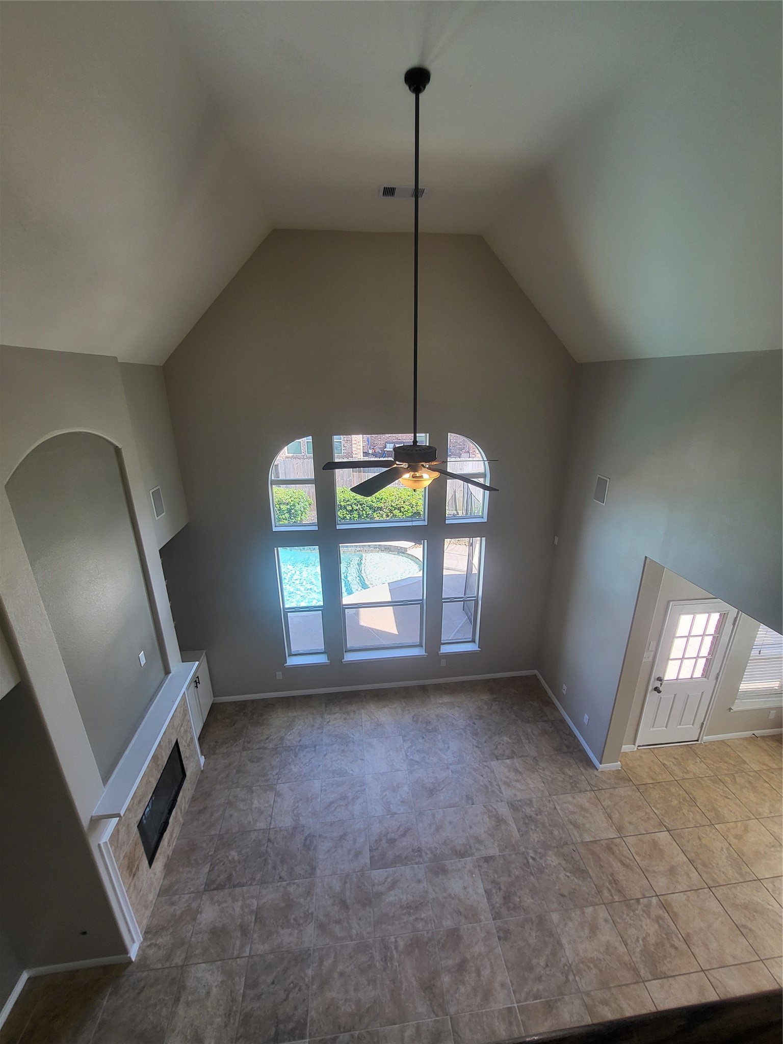 4725 Serrano Drive Property Photo 4