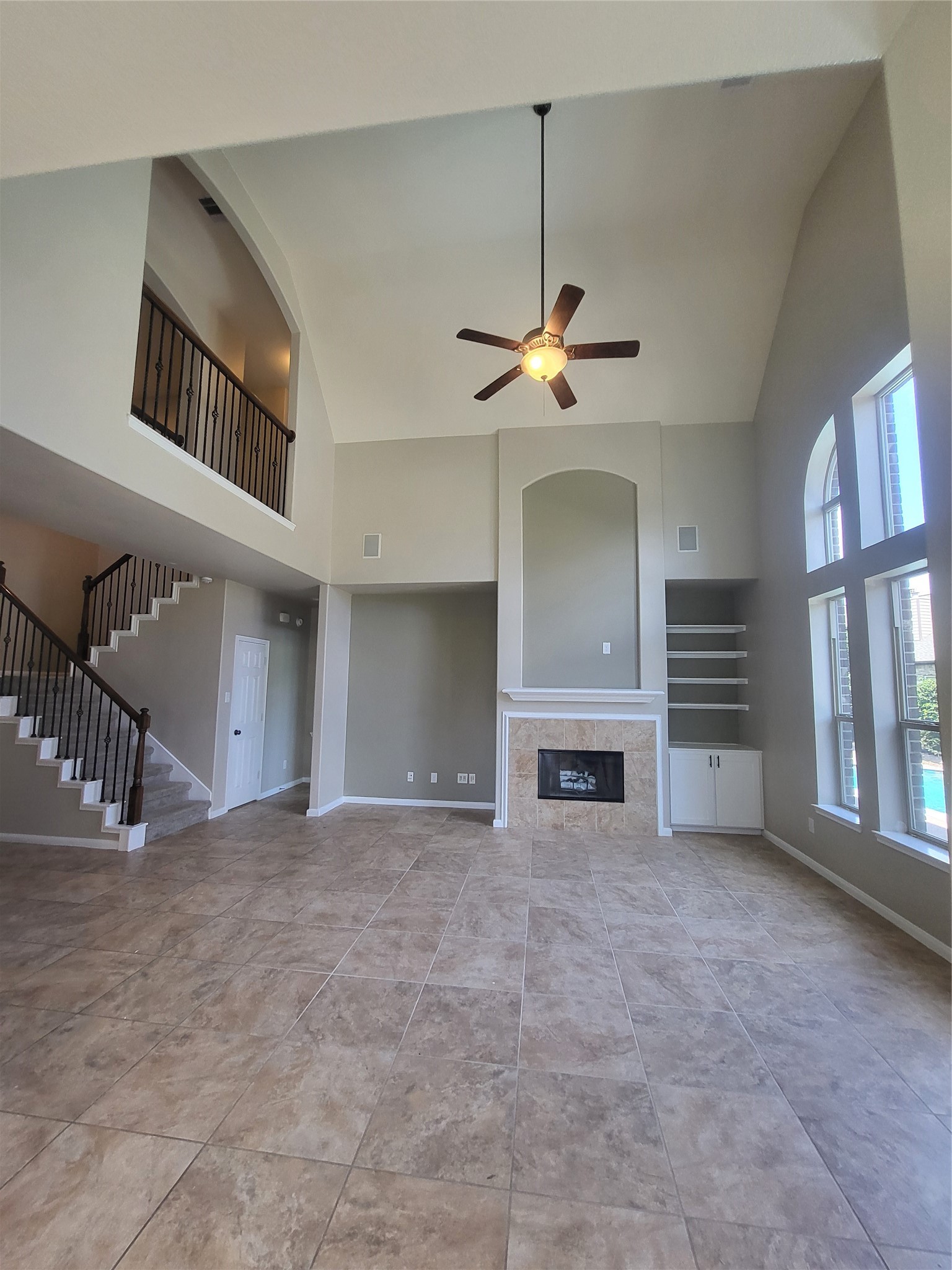 4725 Serrano Drive Property Photo 5