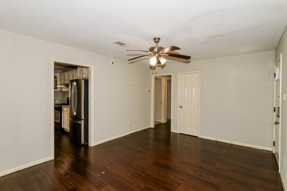 11611 Duane Street Property Photo 5