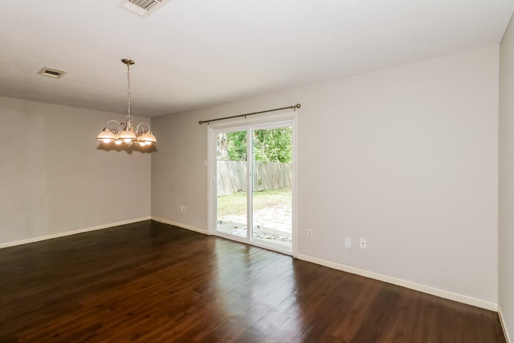 11611 Duane Street Property Photo 6