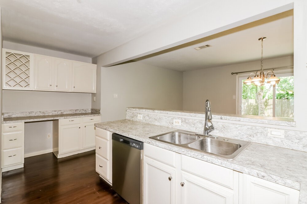 11611 Duane Street Property Photo 7
