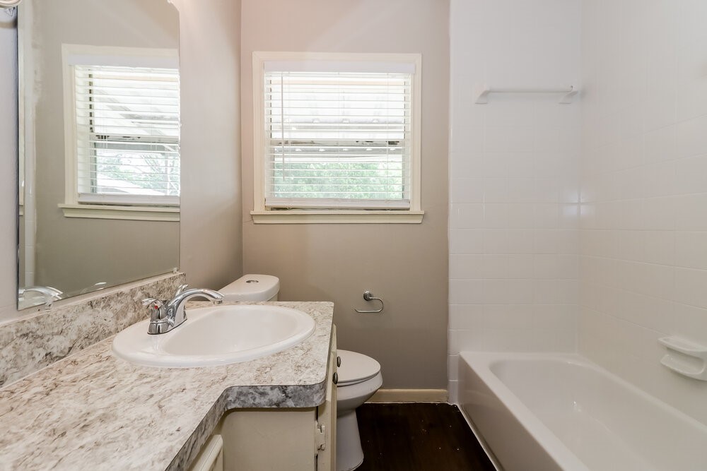 11611 Duane Street Property Photo 15