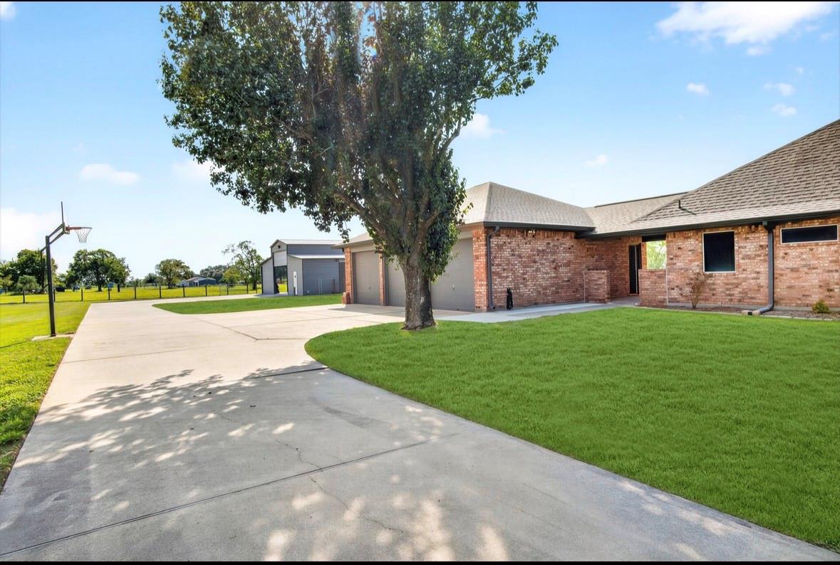 131 Happy Hollow Street Property Photo 8
