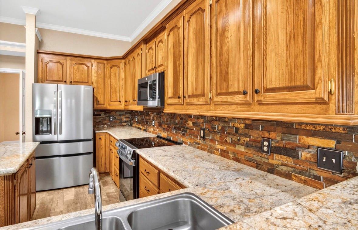 131 Happy Hollow Street Property Photo 38