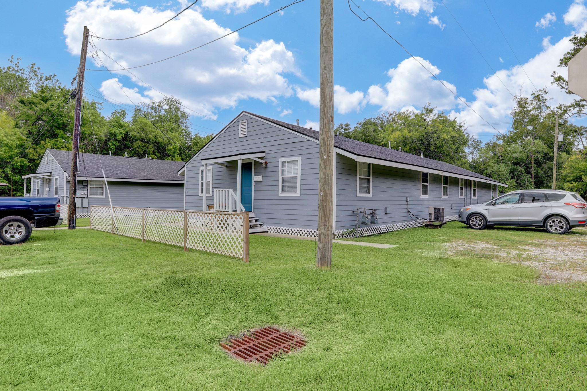 2322 Central Street Property Photo 3