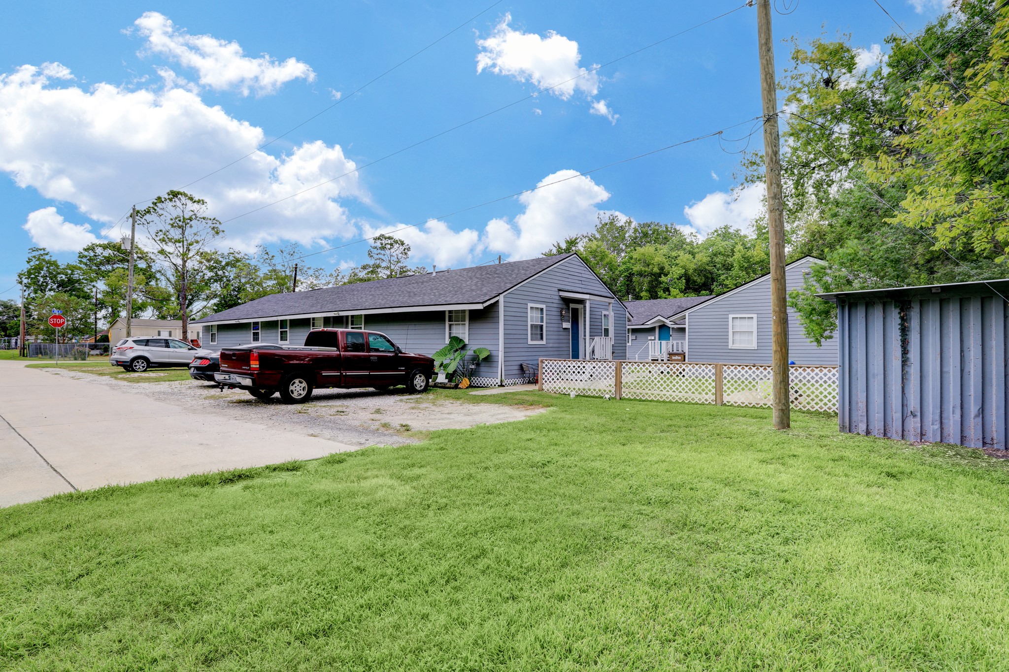 2322 Central Street Property Photo 4