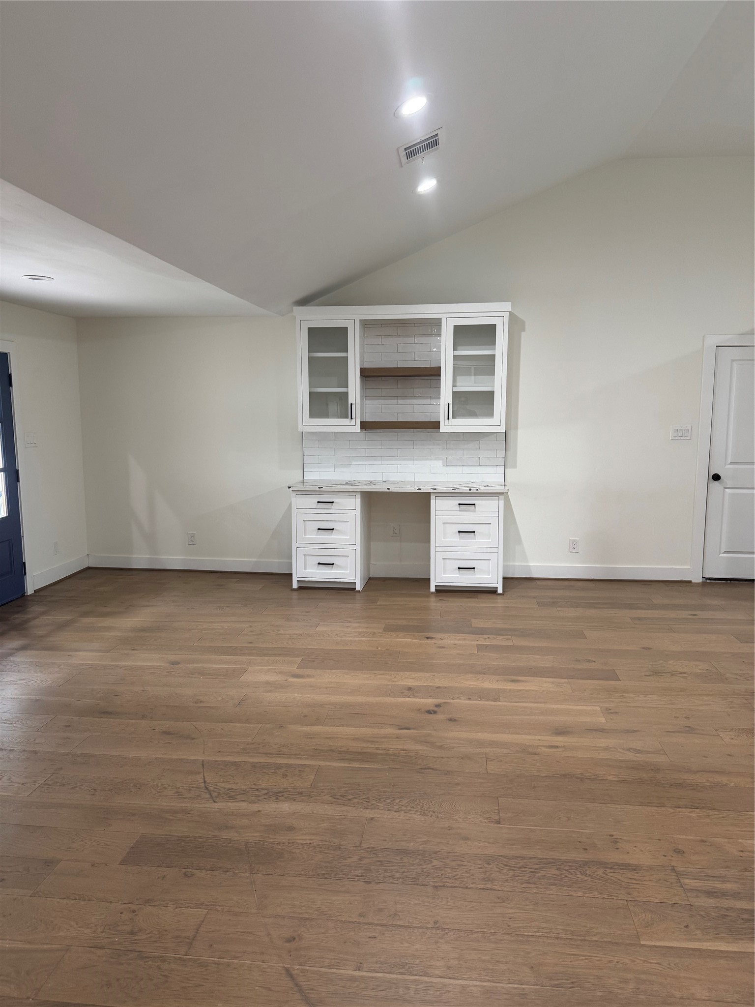 10042 Westview Drive Property Photo 13