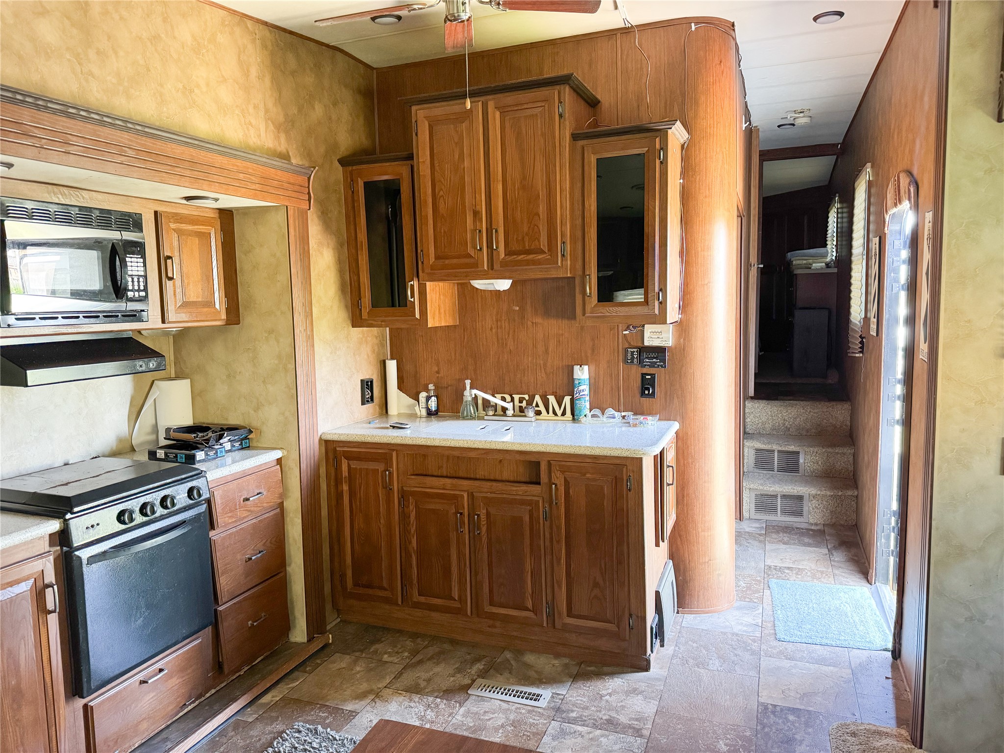 868 S Monkhouse Drive Property Photo 7