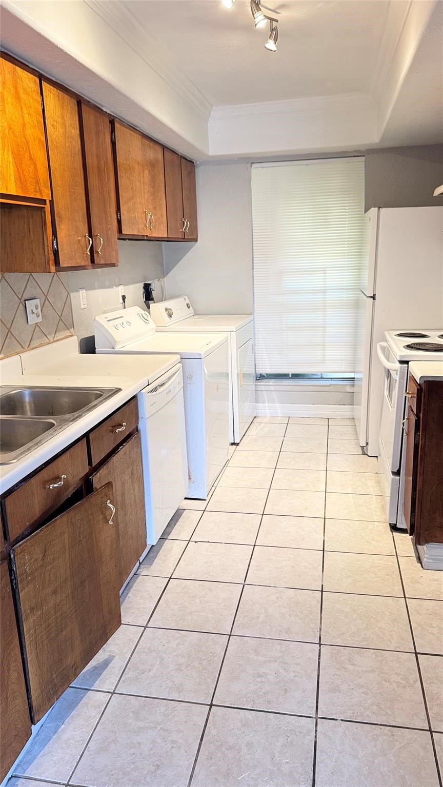 7818 Grove Ridge Drive Property Photo 3