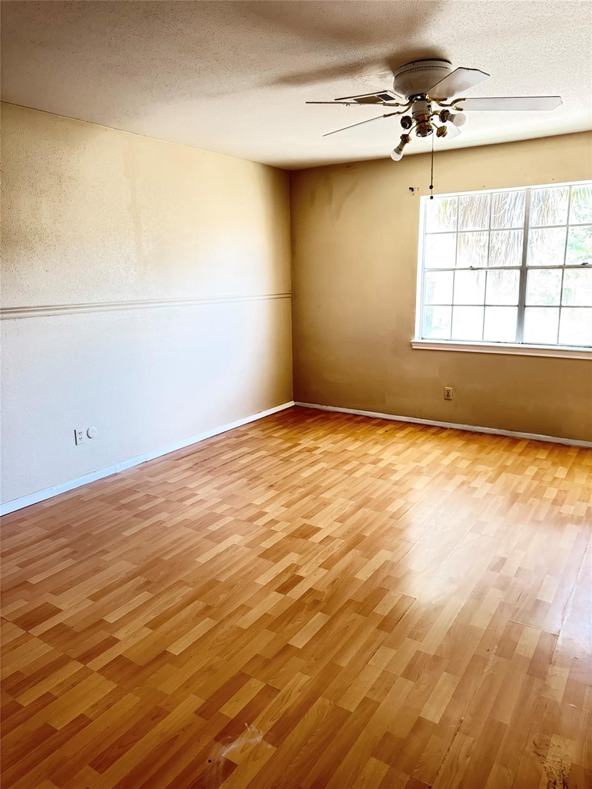 7818 Grove Ridge Drive Property Photo 5