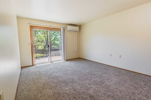 1051 E Park St Property Photo 12