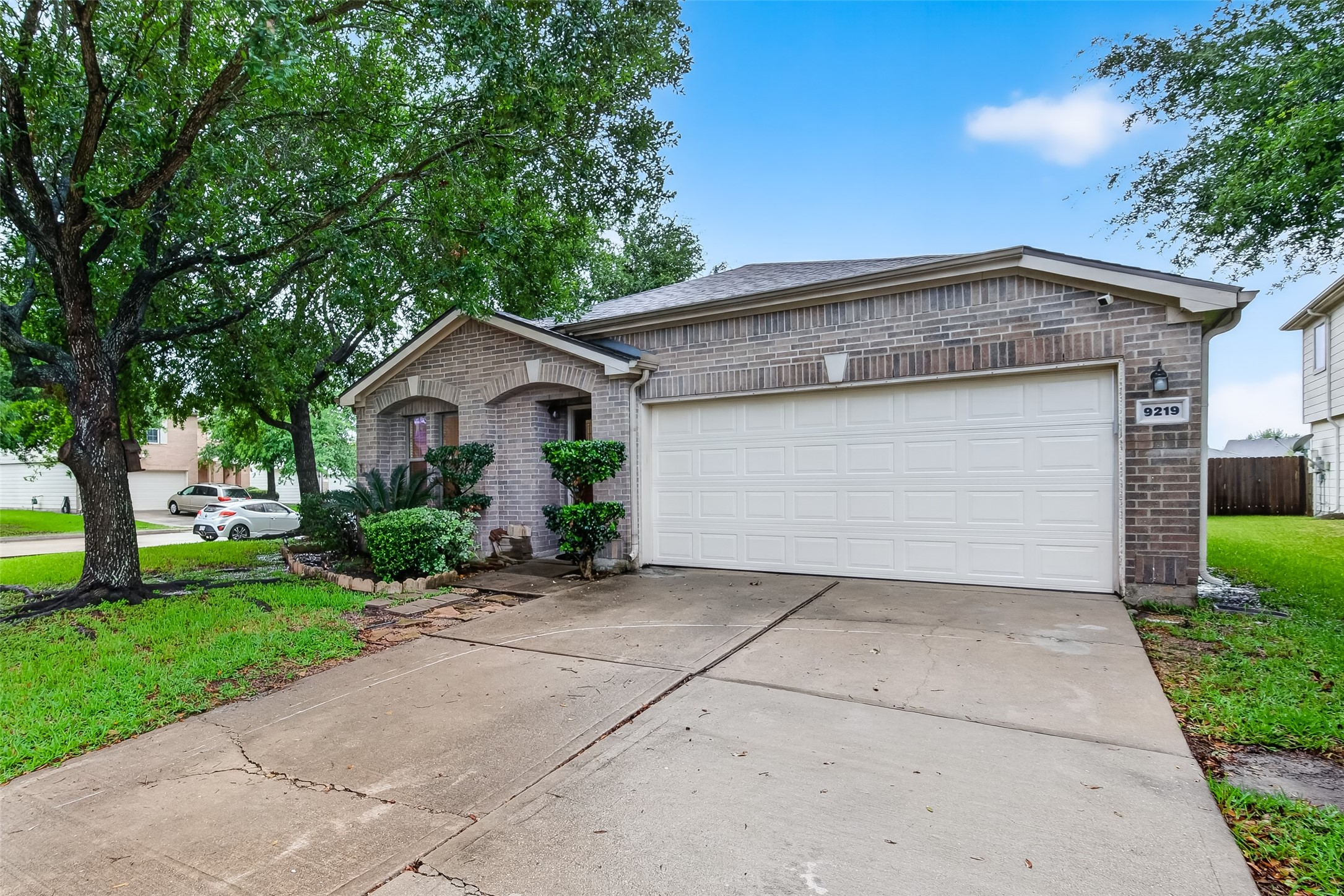 9219 Pinderfield Ct Property Photo 3