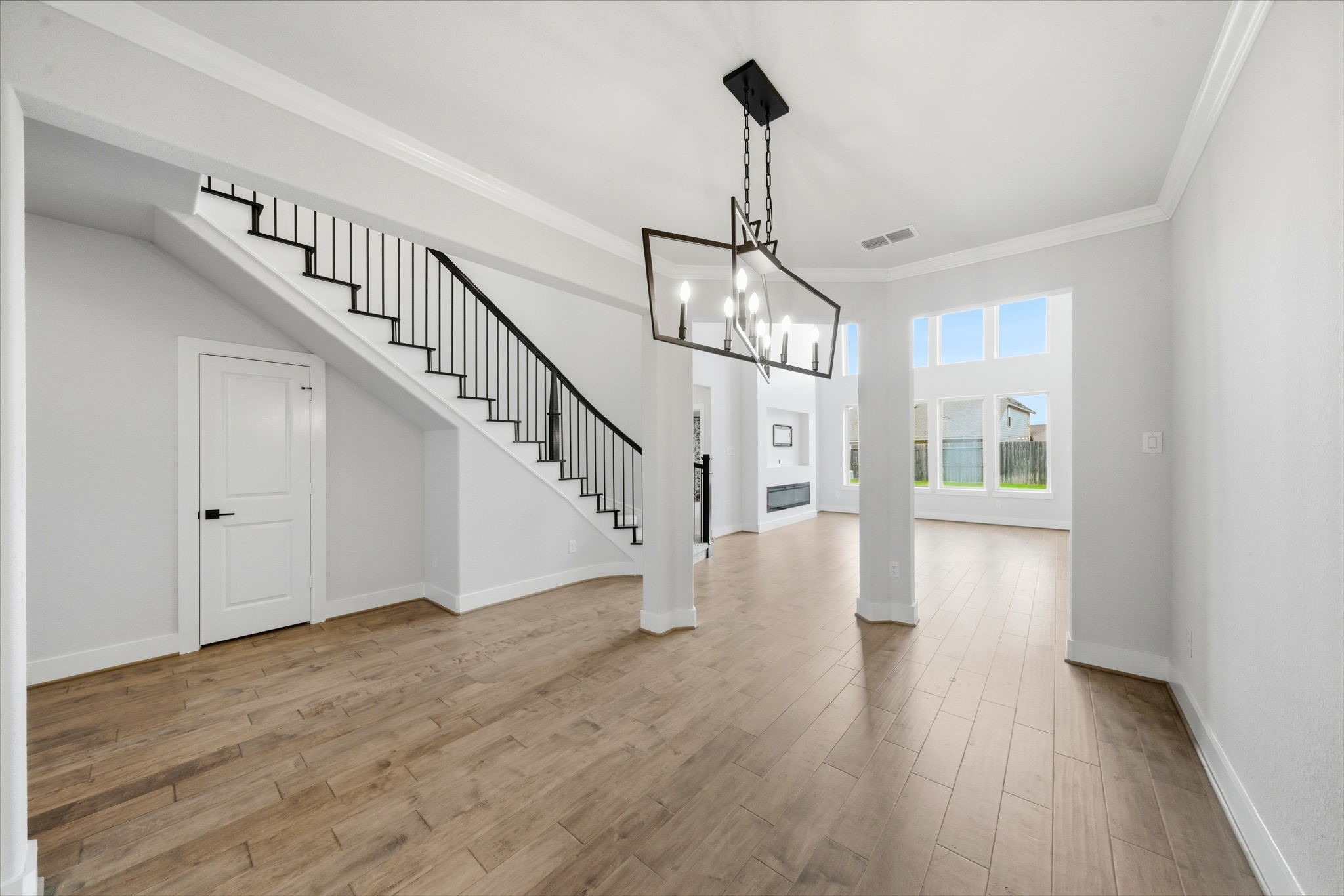 8815 Morning Glow Drive Property Photo 6