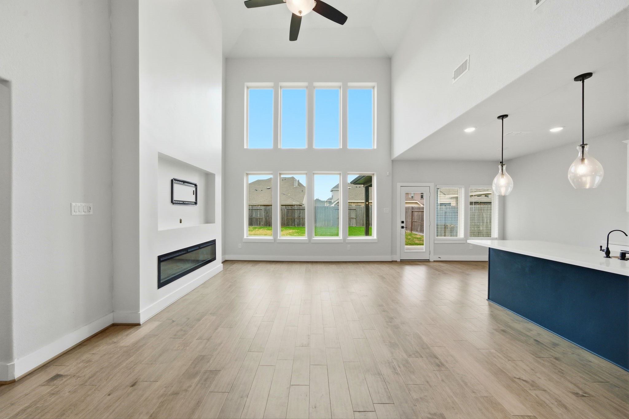 8815 Morning Glow Drive Property Photo 8