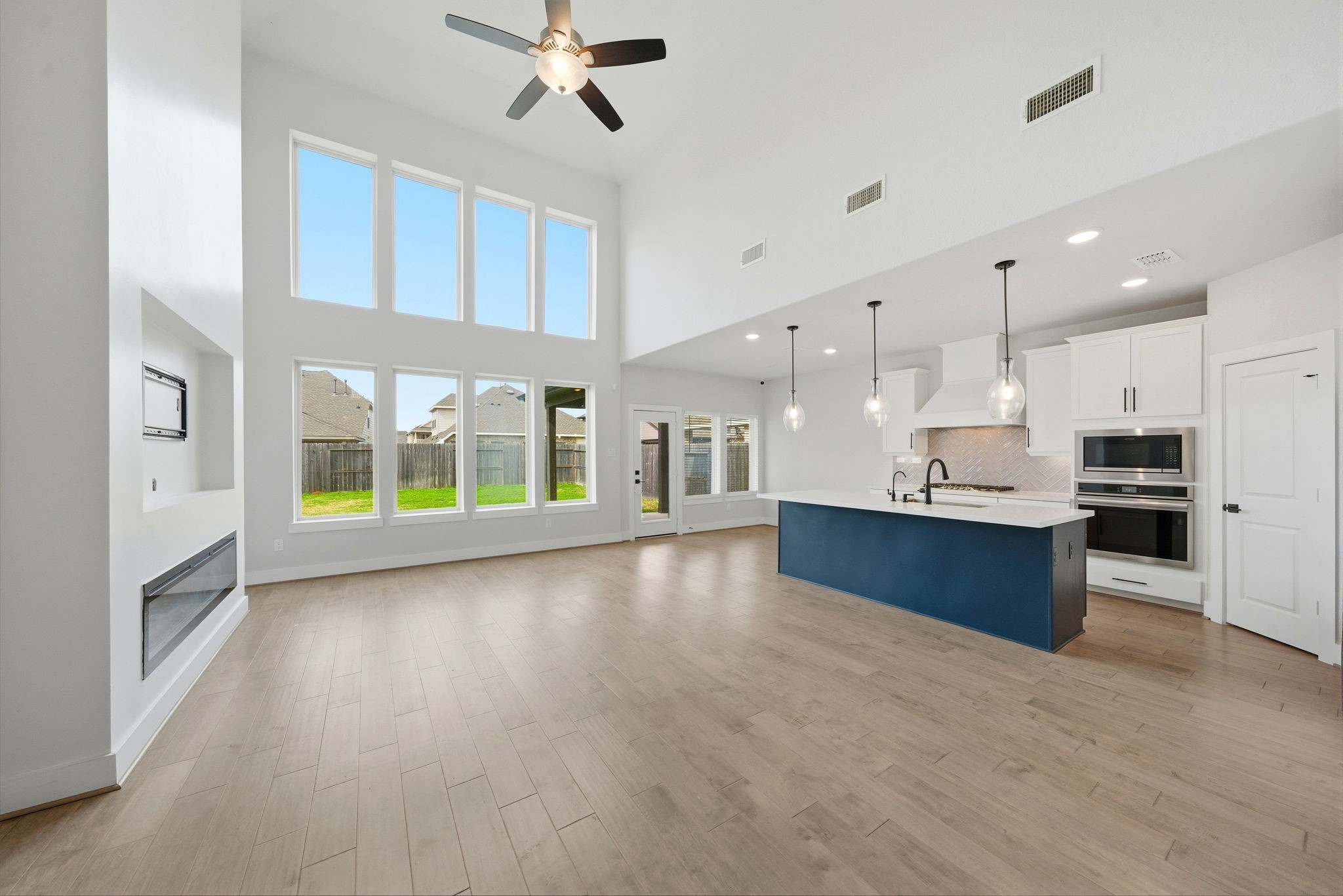 8815 Morning Glow Drive Property Photo 9