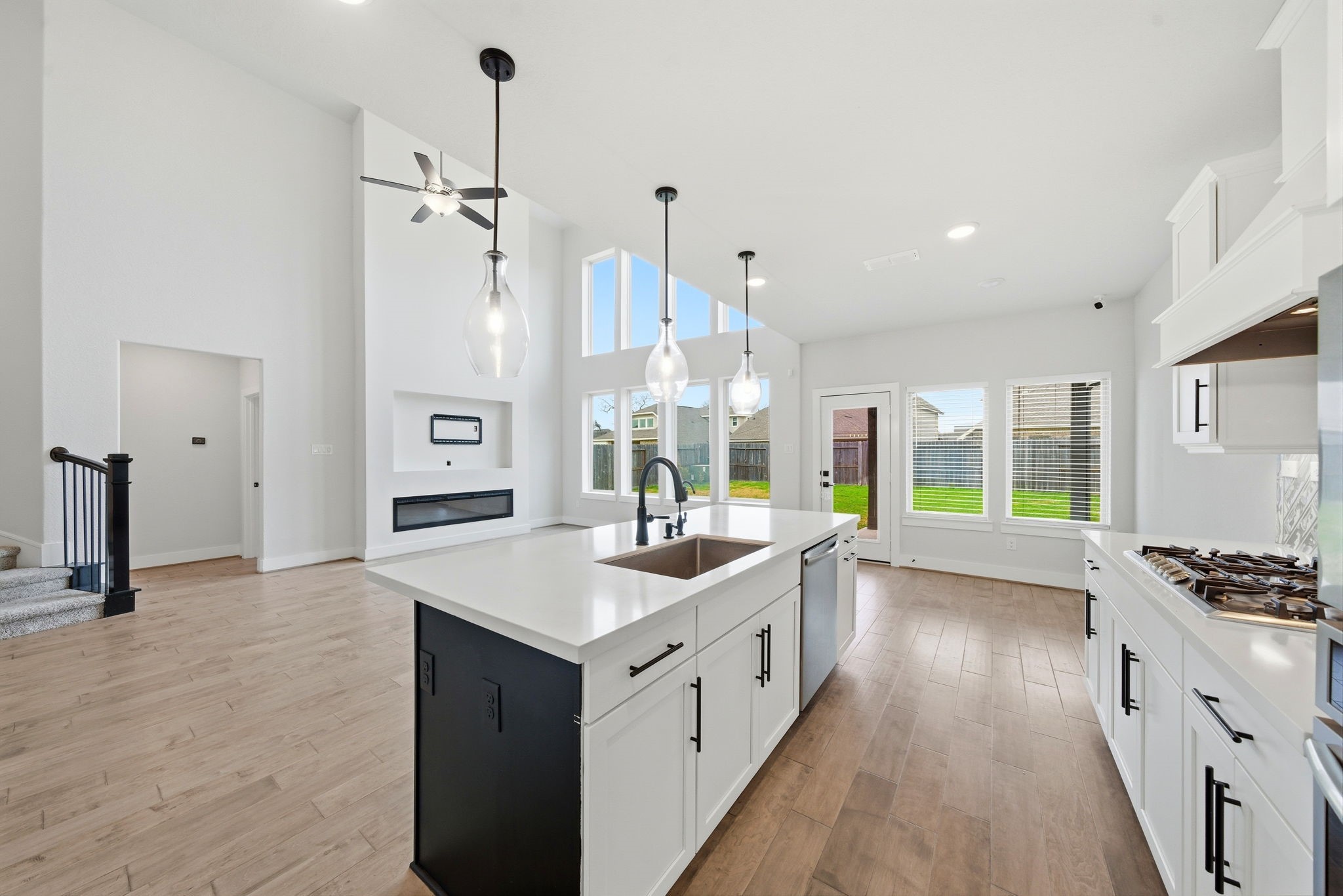 8815 Morning Glow Drive Property Photo 13