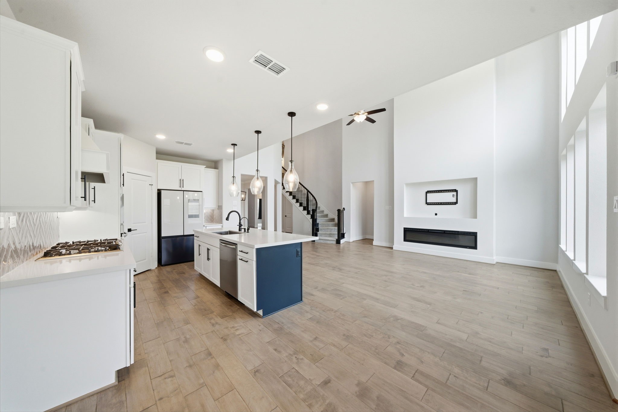8815 Morning Glow Drive Property Photo 14