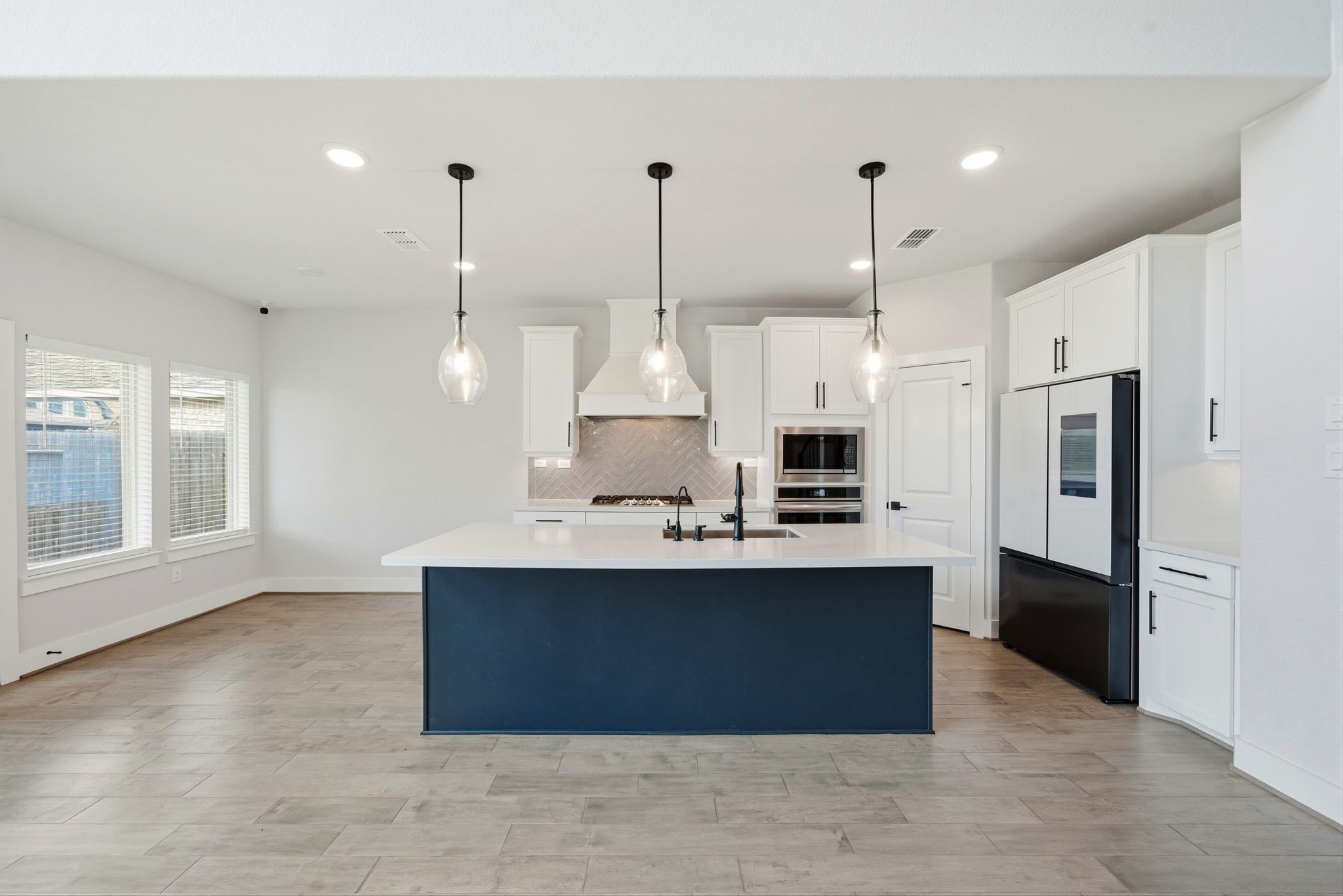 8815 Morning Glow Drive Property Photo 15