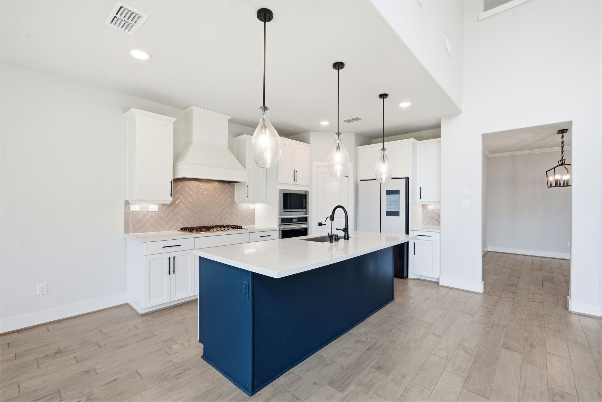 8815 Morning Glow Drive Property Photo 16
