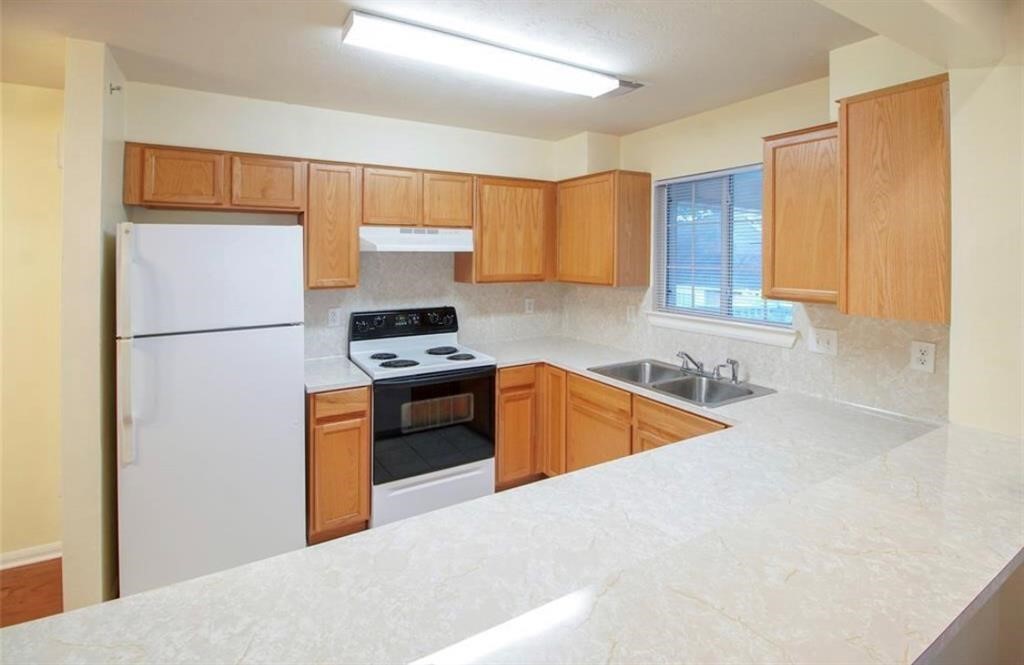 1213 Lovett 1255 Property Photo 11