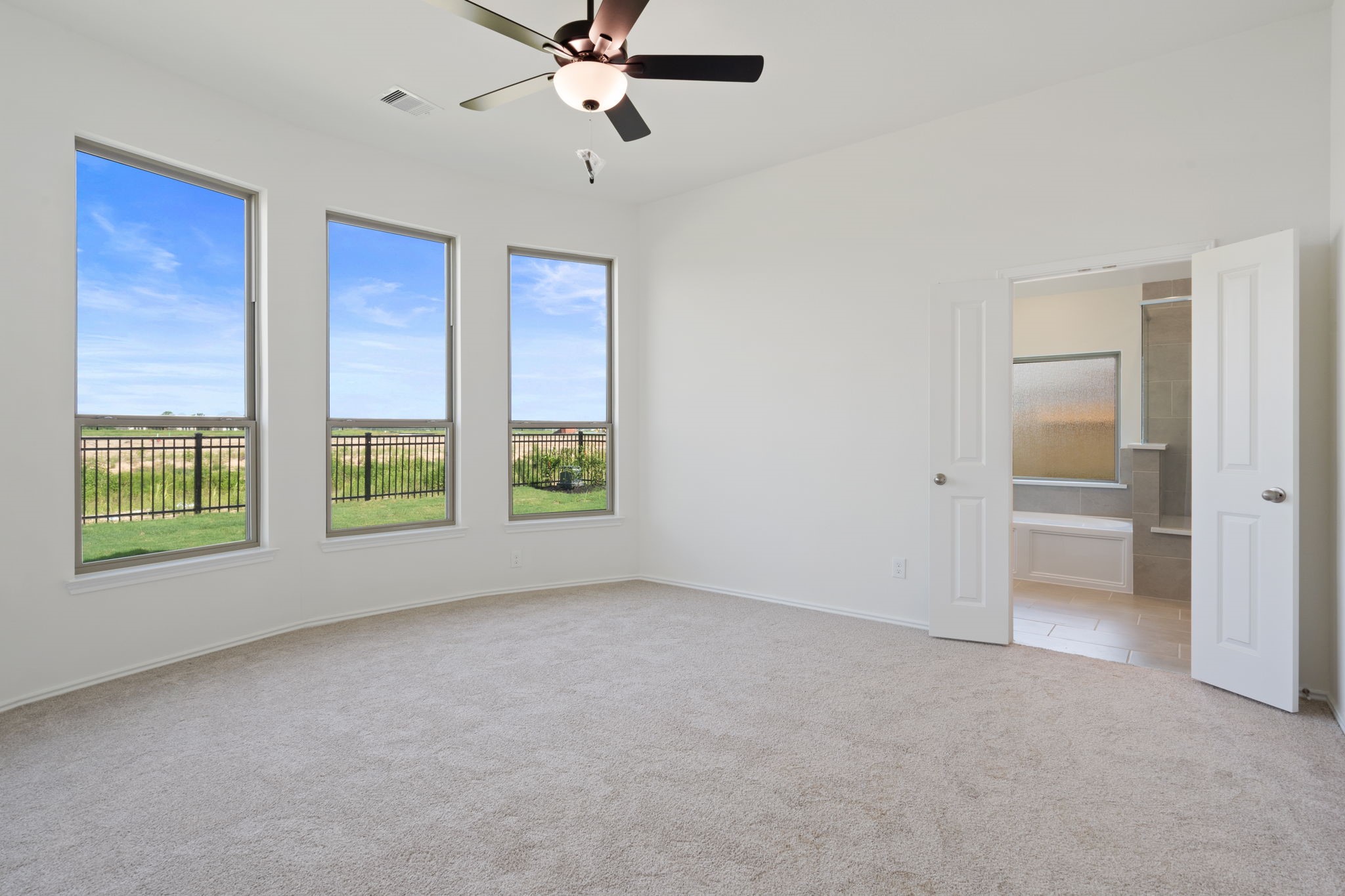 6734 Davis Field Drive Property Photo 3