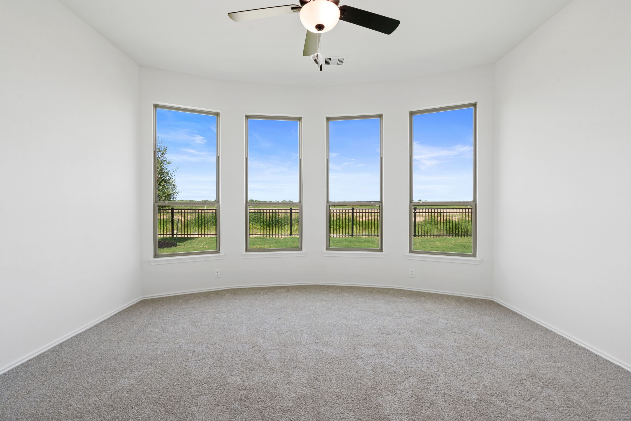 6734 Davis Field Drive Property Photo 4
