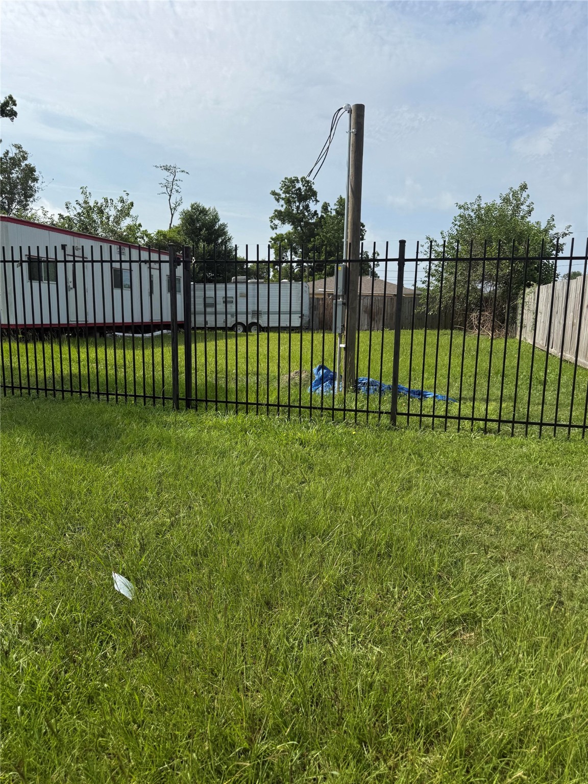 845 S Victory Drive Property Photo 1