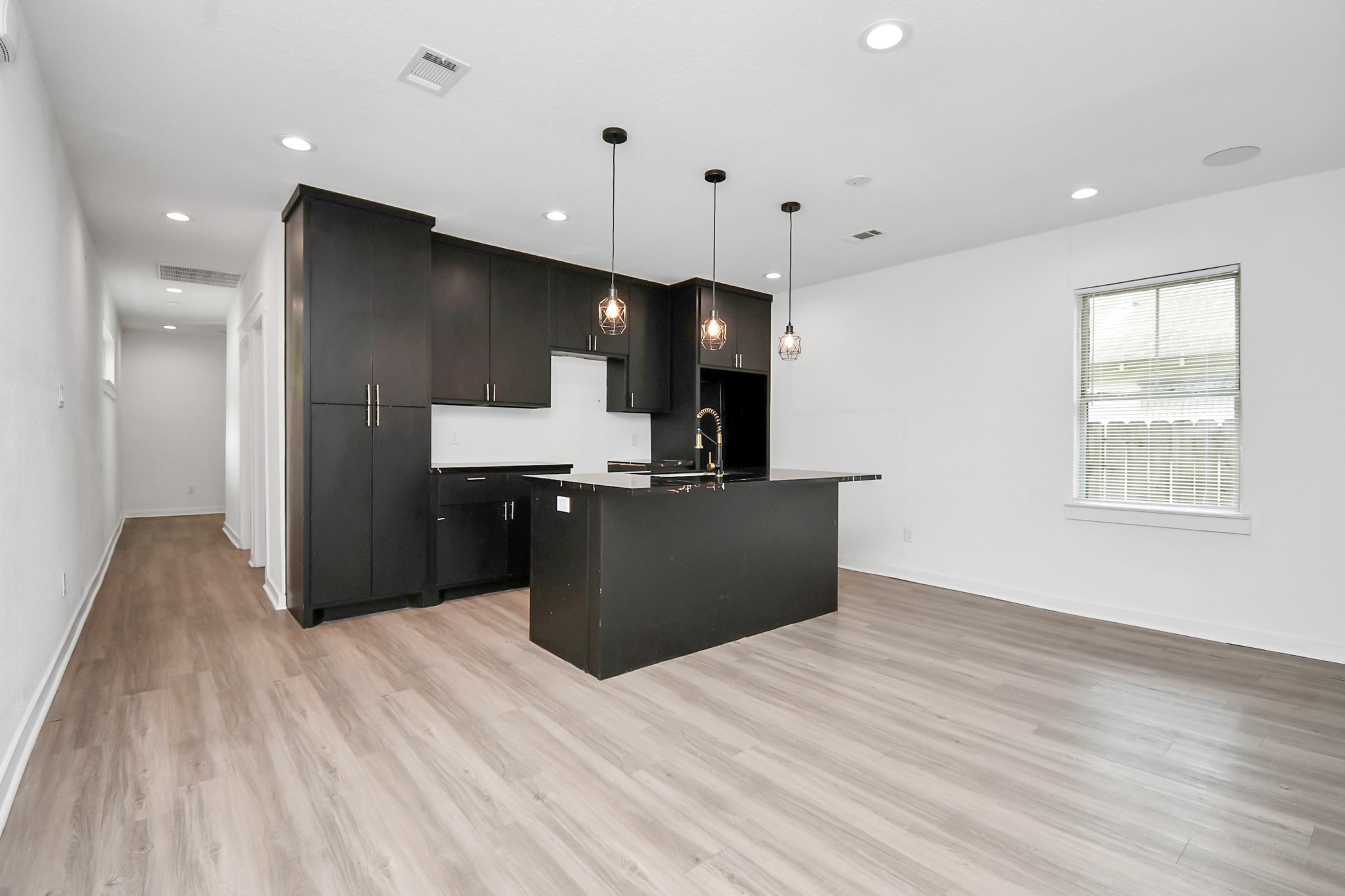 3334 Drew Street Property Photo