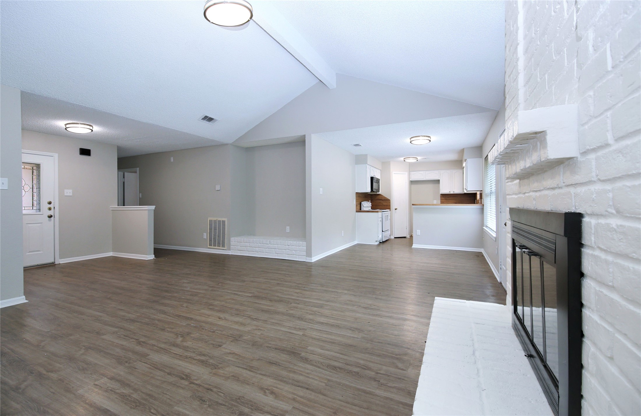 7814 Barnhill Property Photo 4