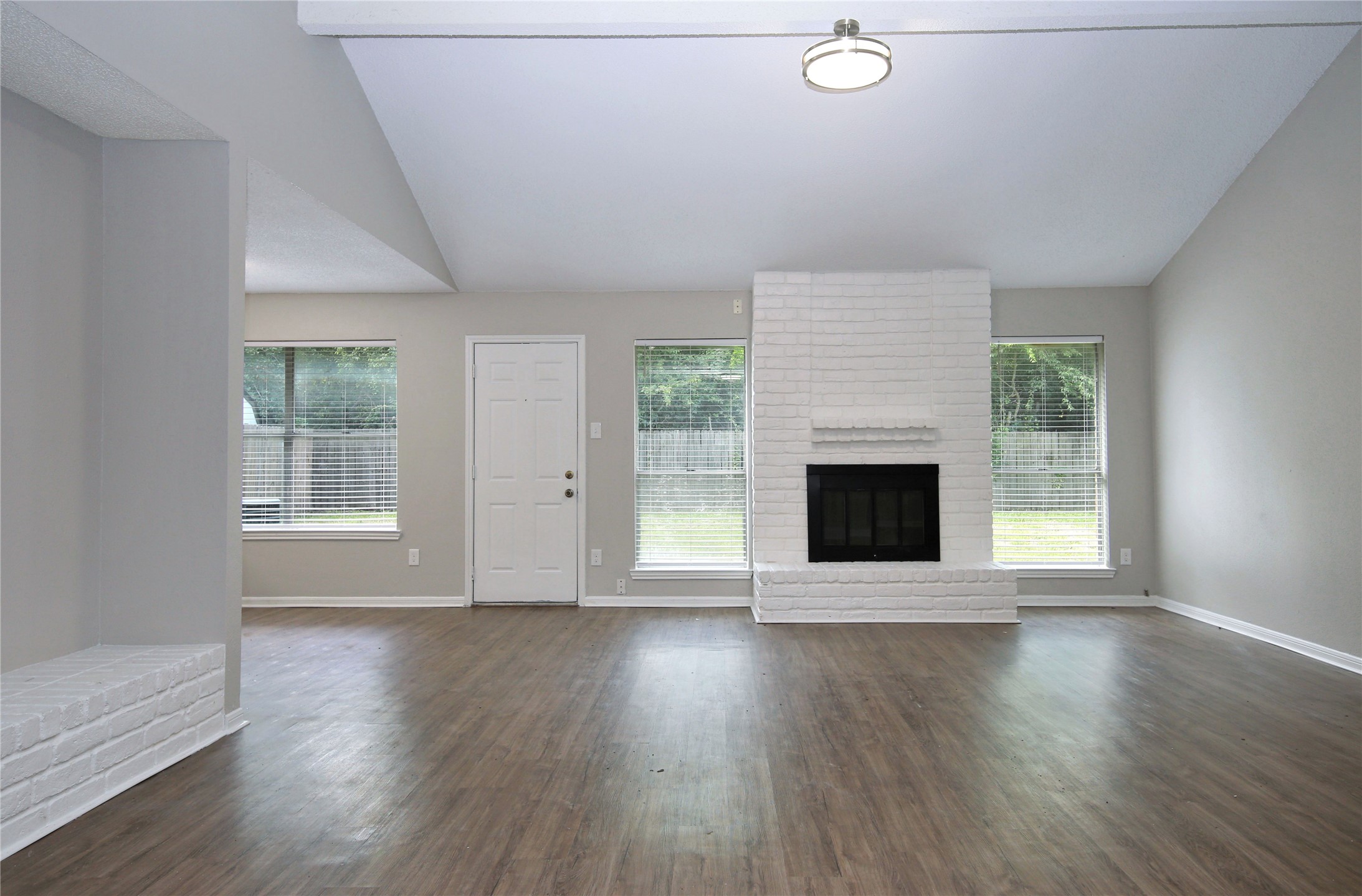 7814 Barnhill Property Photo 6