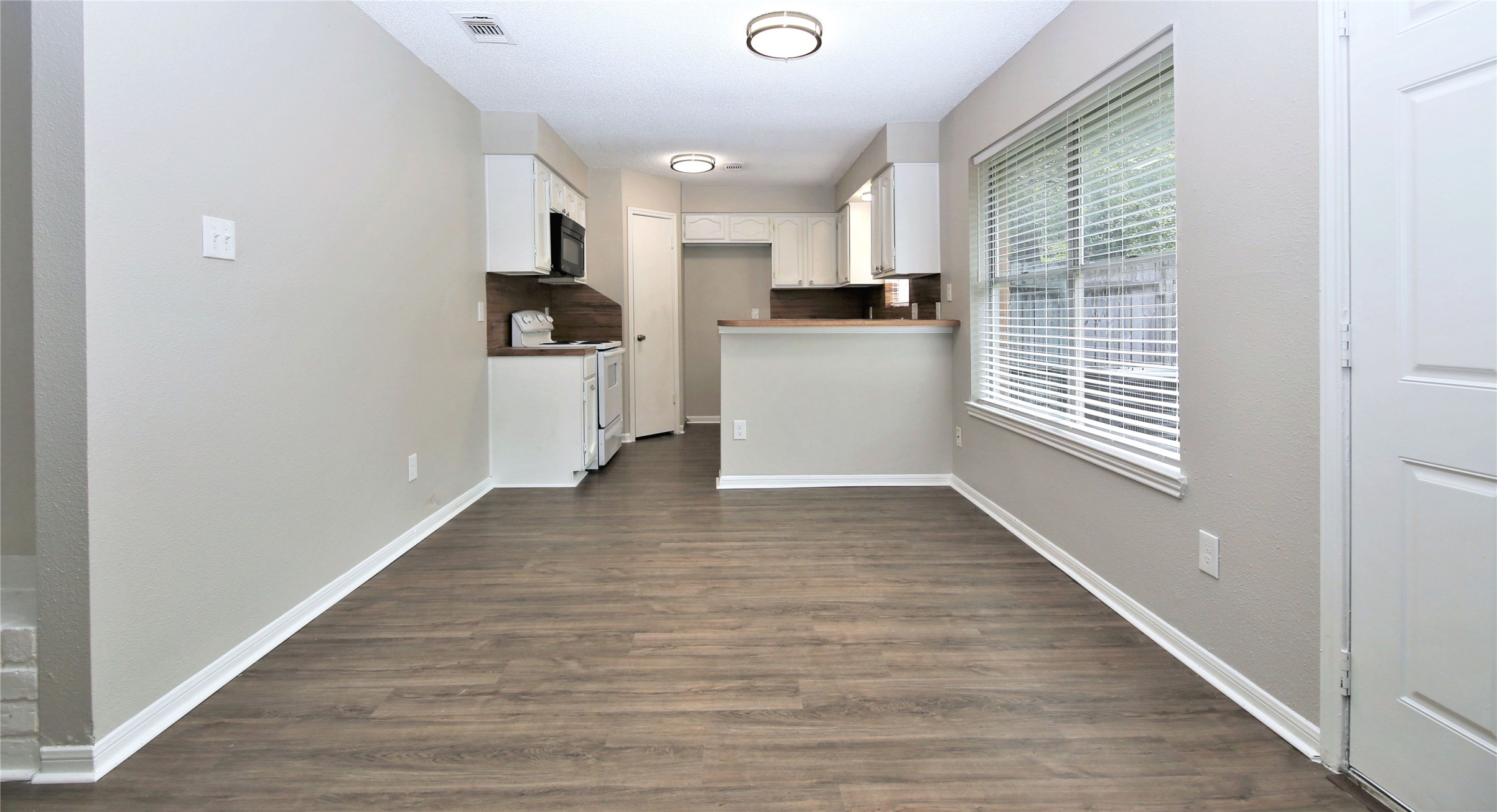 7814 Barnhill Property Photo 7
