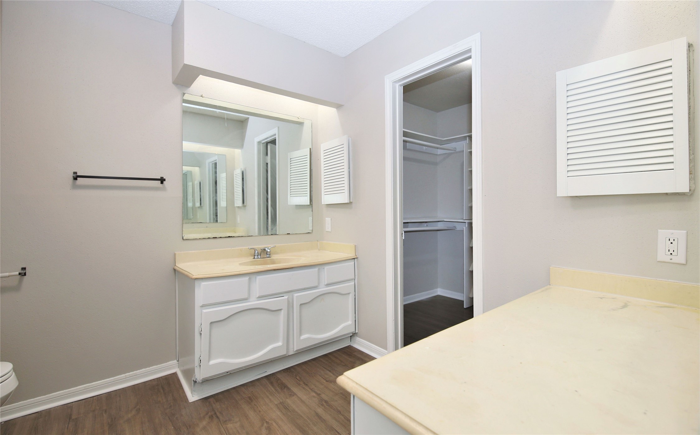 7814 Barnhill Property Photo 12